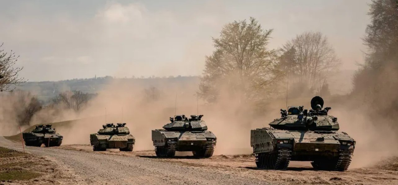 Arma cu care ucrainenii vor să spargă frontul la Bahmut. Vehiculele de luptă CV90 au ajuns în estul țării Arma cu care ucrainenii vor să spargă frontul la Bahmut. Vehiculele de luptă CV90 au ajuns în estul țării