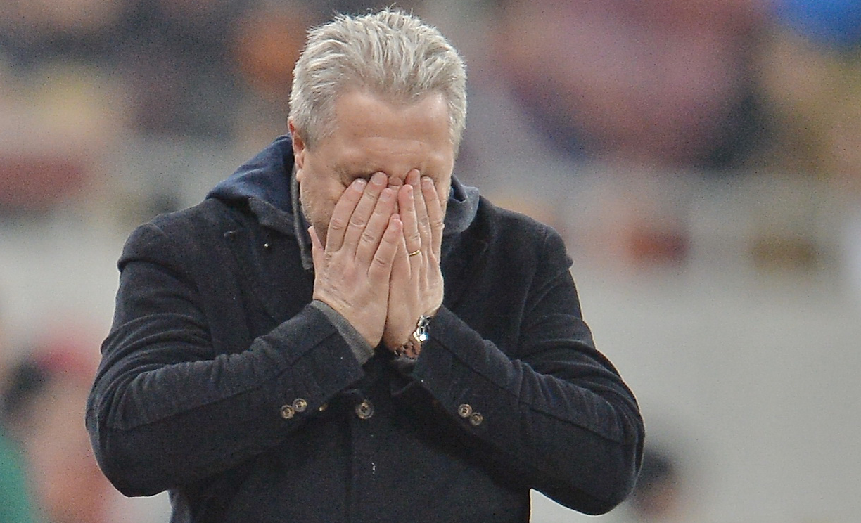 Marius Șumudică, în lacrimi după ce n-a devenit antrenorul Rapidului! Tehnicianul are cale liberă spre FCSB: „Nu-l mai judecăm!” Marius Șumudică, în lacrimi după ce n-a devenit antrenorul Rapidului! Tehnicianul are cale liberă spre FCSB: „Nu-l mai judecăm!”