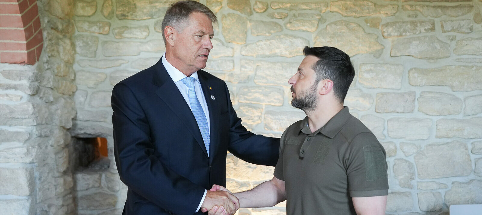 Klaus Iohannis l-a invitat pe președintele Ucrainei la Summitul I3M Klaus Iohannis l-a invitat pe președintele Ucrainei la Summitul I3M