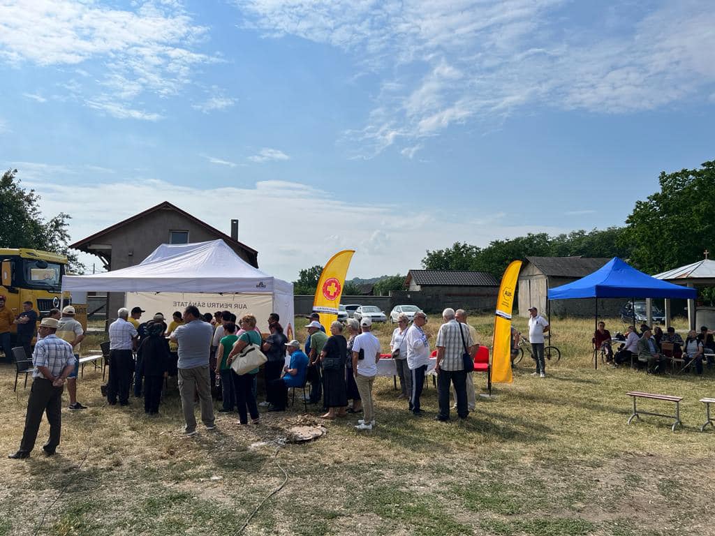 Caravana medicală AUR este la Bacău. În echipa spitalului mobil sunt medici interniști, de familie și medici oftalmologi Caravana medicală AUR este la Bacău. În echipa spitalului mobil sunt medici interniști, de familie și medici oftalmologi