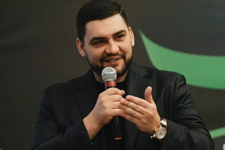 Milionar rus, care avea legături cu un oligarh influent, găsit mort în biroul său. Compania sa era folosită de FSB Milionar rus, care avea legături cu un oligarh influent, găsit mort în biroul său. Compania sa era folosită de FSB