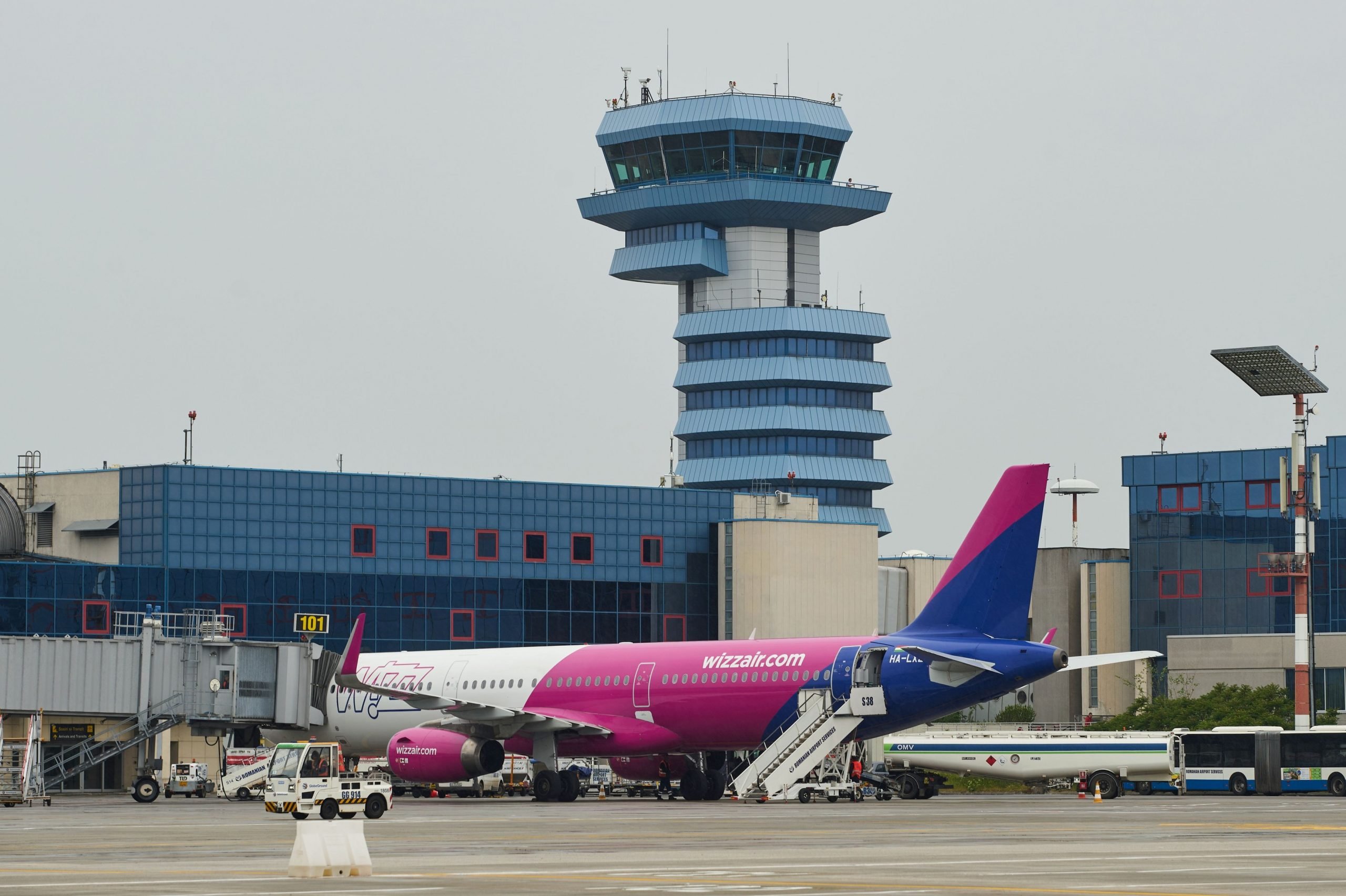 Wizz Air Reduce Numărul De Zboruri Din România Din Luna August. Pasagerii Trebuie Să își Găsească Alte Curse Sau își Primesc Banii înapoi
