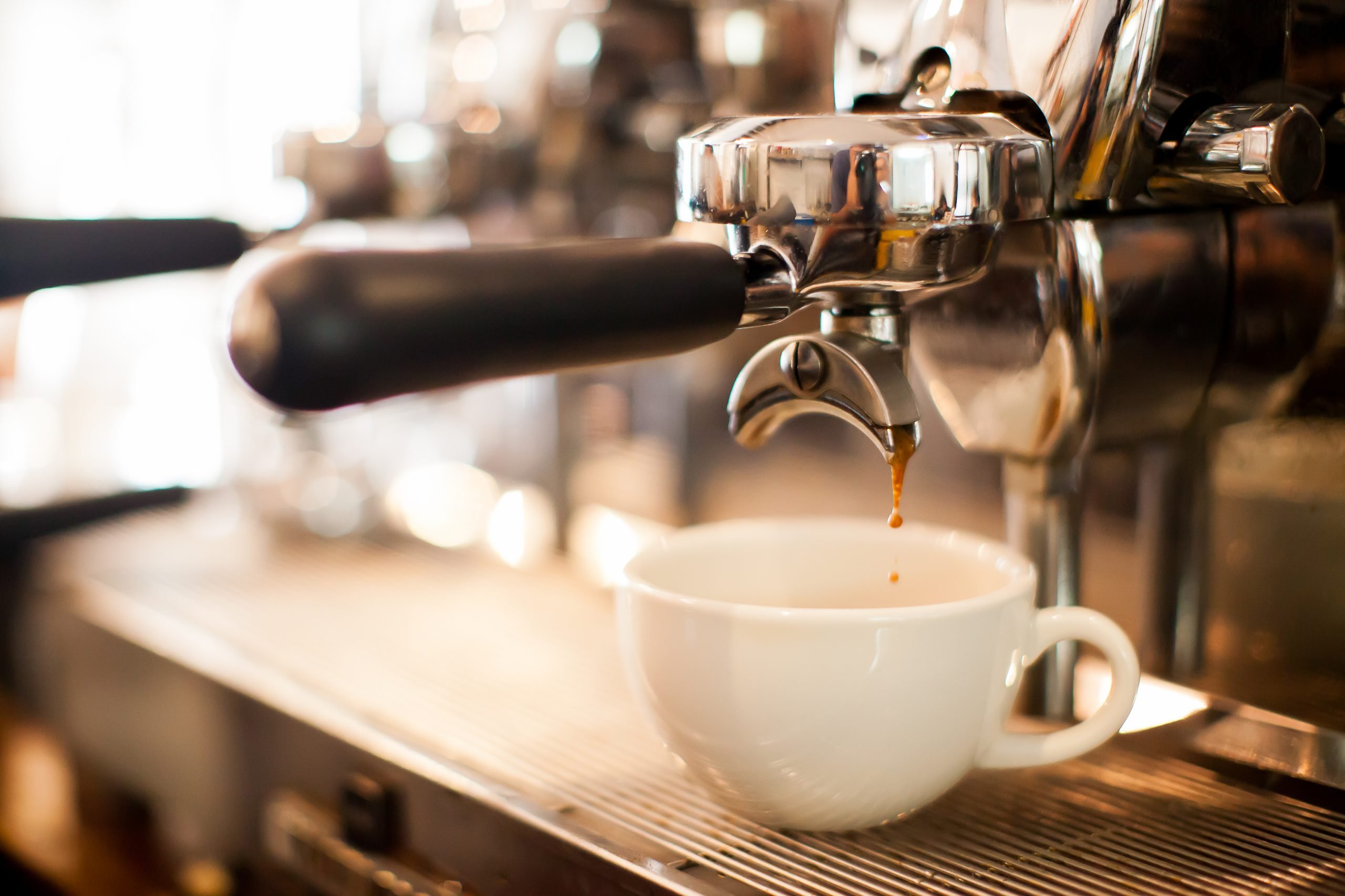 De Ce S-a Scumpit Brusc Cafeaua La Pahar Sau Ceașcă. O Intervenție A Statului Le Dă Bătăi De Cap Patronilor De Cafenele