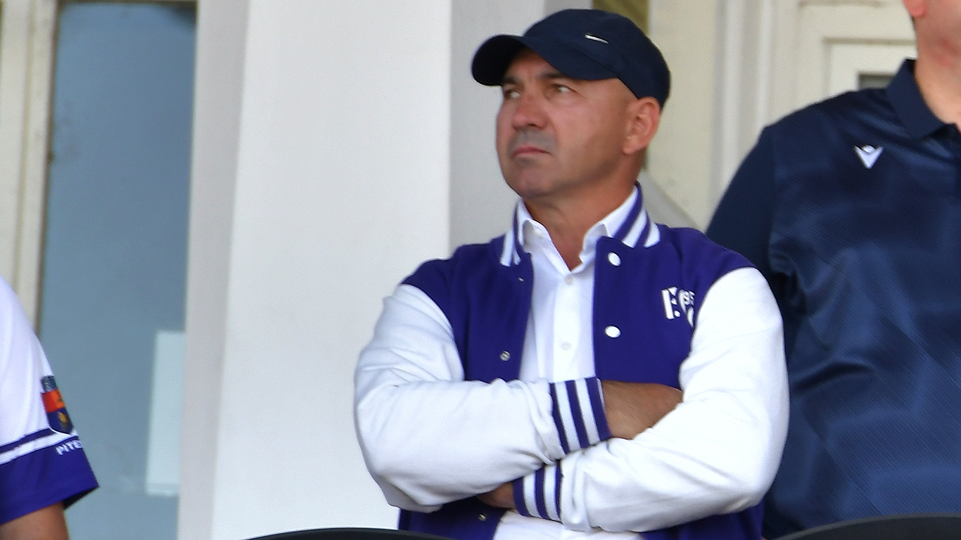 Jean Vlădoiu, aproape de numirea ca președinte la Gloria Buzău Jean Vlădoiu, aproape de numirea ca președinte la Gloria Buzău