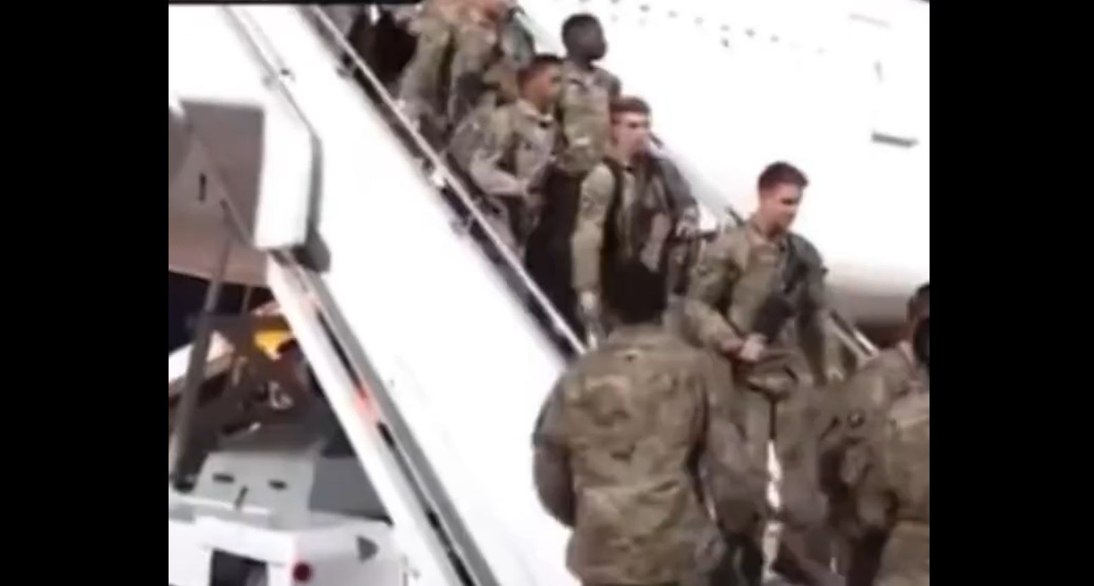 Soldații americani care aterizează la Constanța au devenit pușcași marini care luptă în Israel. Dezinformarea care a inflamat spațiul public | VIDEO