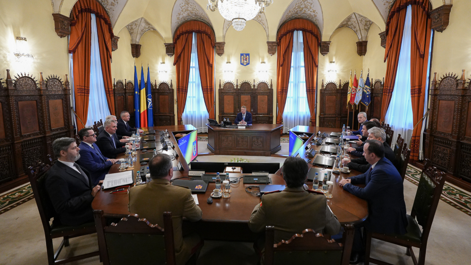 Klaus Iohannis convocă ședința CSAT pe 12 octombrie Klaus Iohannis convocă ședința CSAT pe 12 octombrie