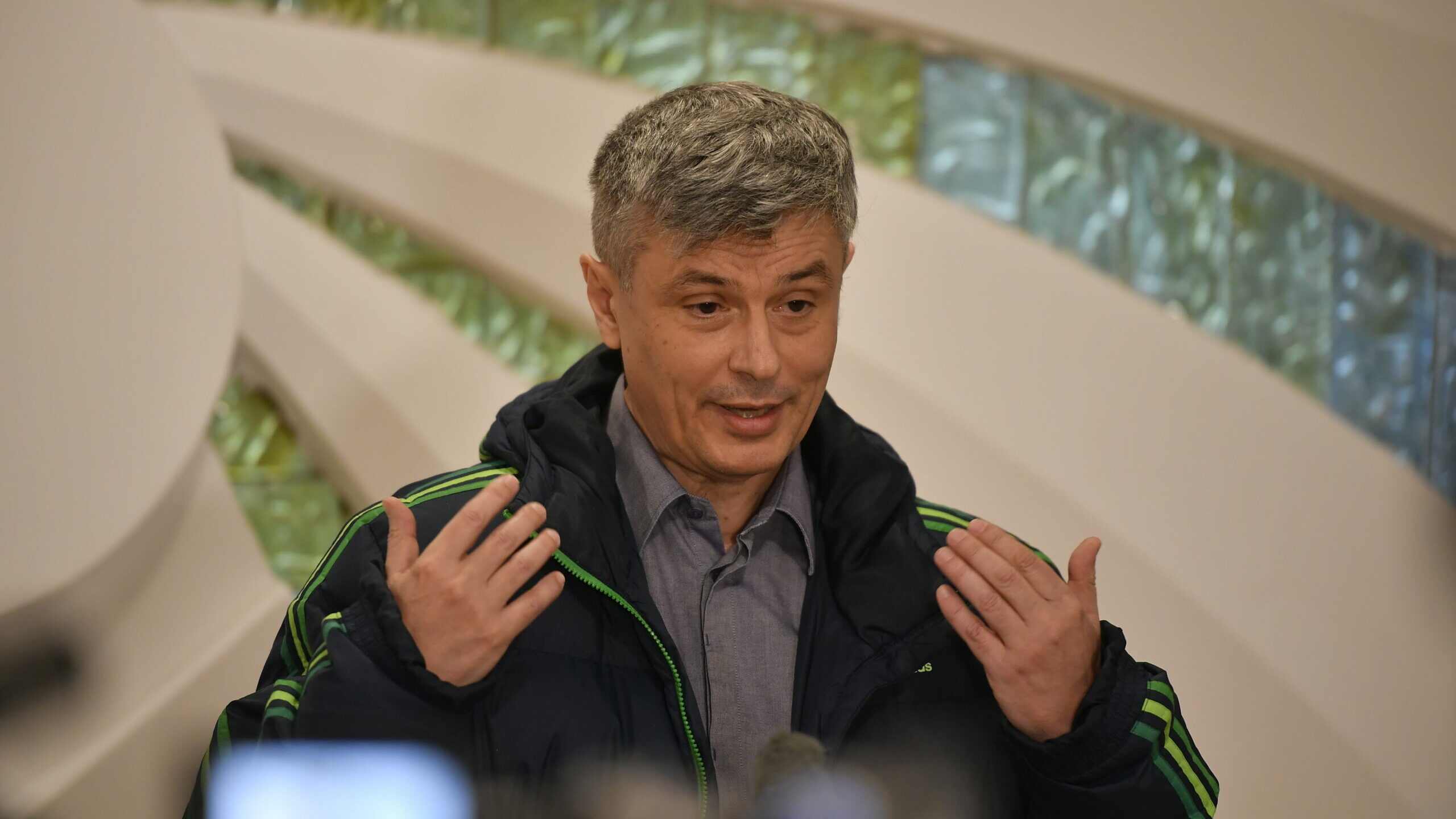 Un lider PNL a găsit mesajul anti-PSD pentru campanie: Un partid care înfige cuțitul pe la spate nu e onest Un lider PNL a găsit mesajul anti-PSD pentru campanie: Un partid care înfige cuțitul pe la spate nu e onest