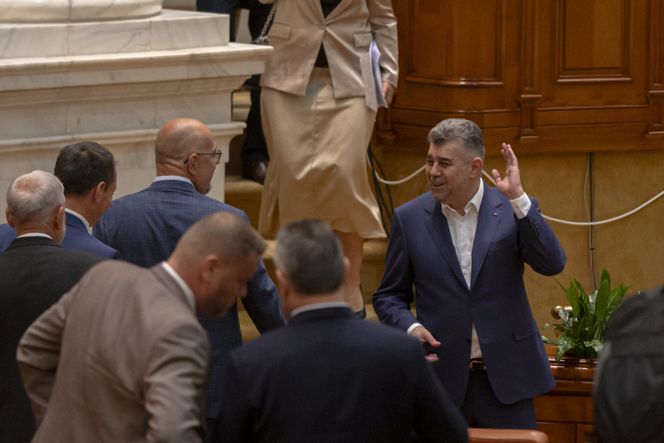 După ce a trecut legea pensiilor, Marcel Ciolacu își ia o altă provocare: scăderea impozitării muncii După ce a trecut legea pensiilor, Marcel Ciolacu își ia o altă provocare: scăderea impozitării muncii