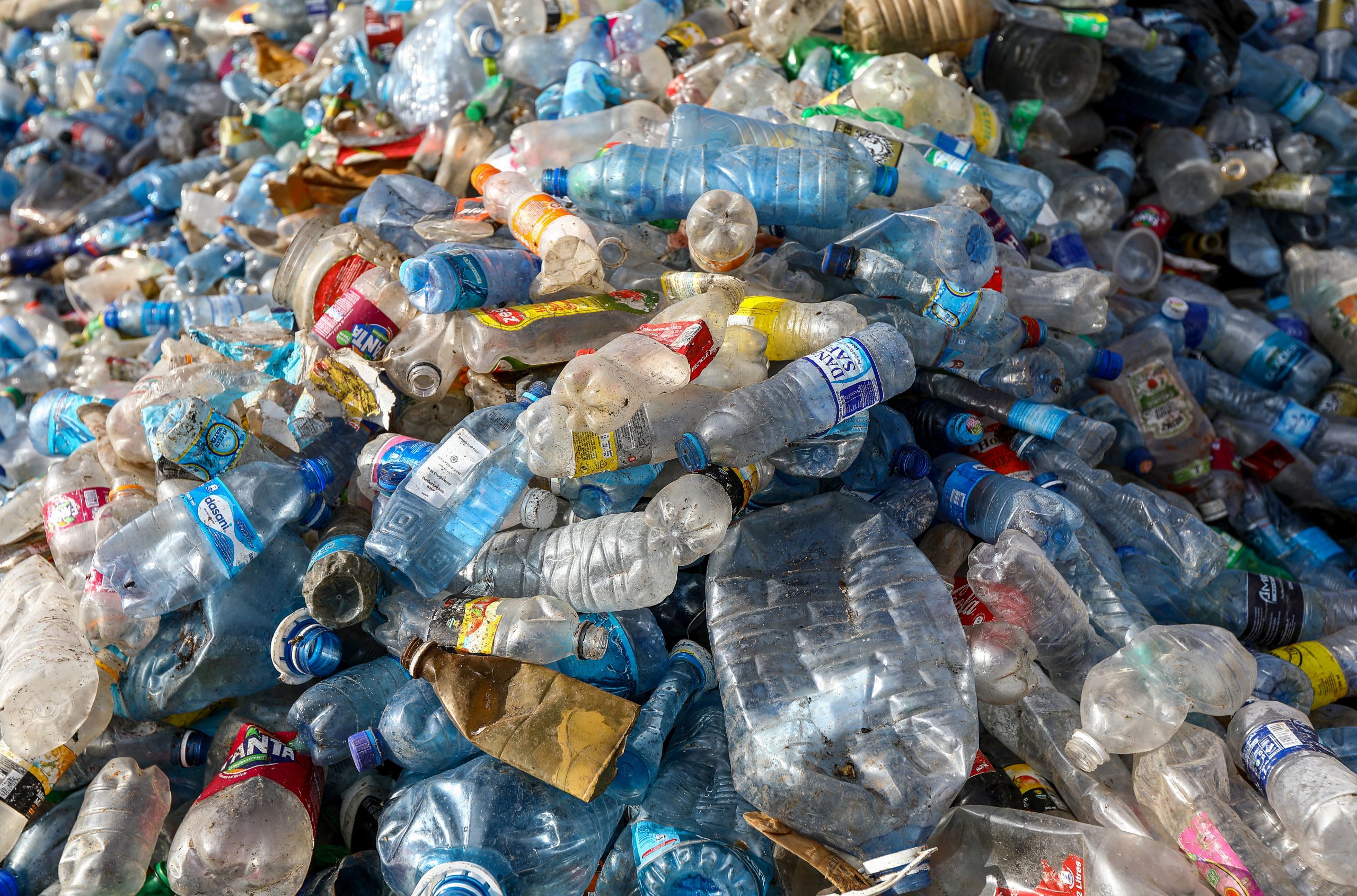 Un milion de tone de aditivi din plastic se scurg în oceane în fiecare an Un milion de tone de aditivi din plastic se scurg în oceane în fiecare an