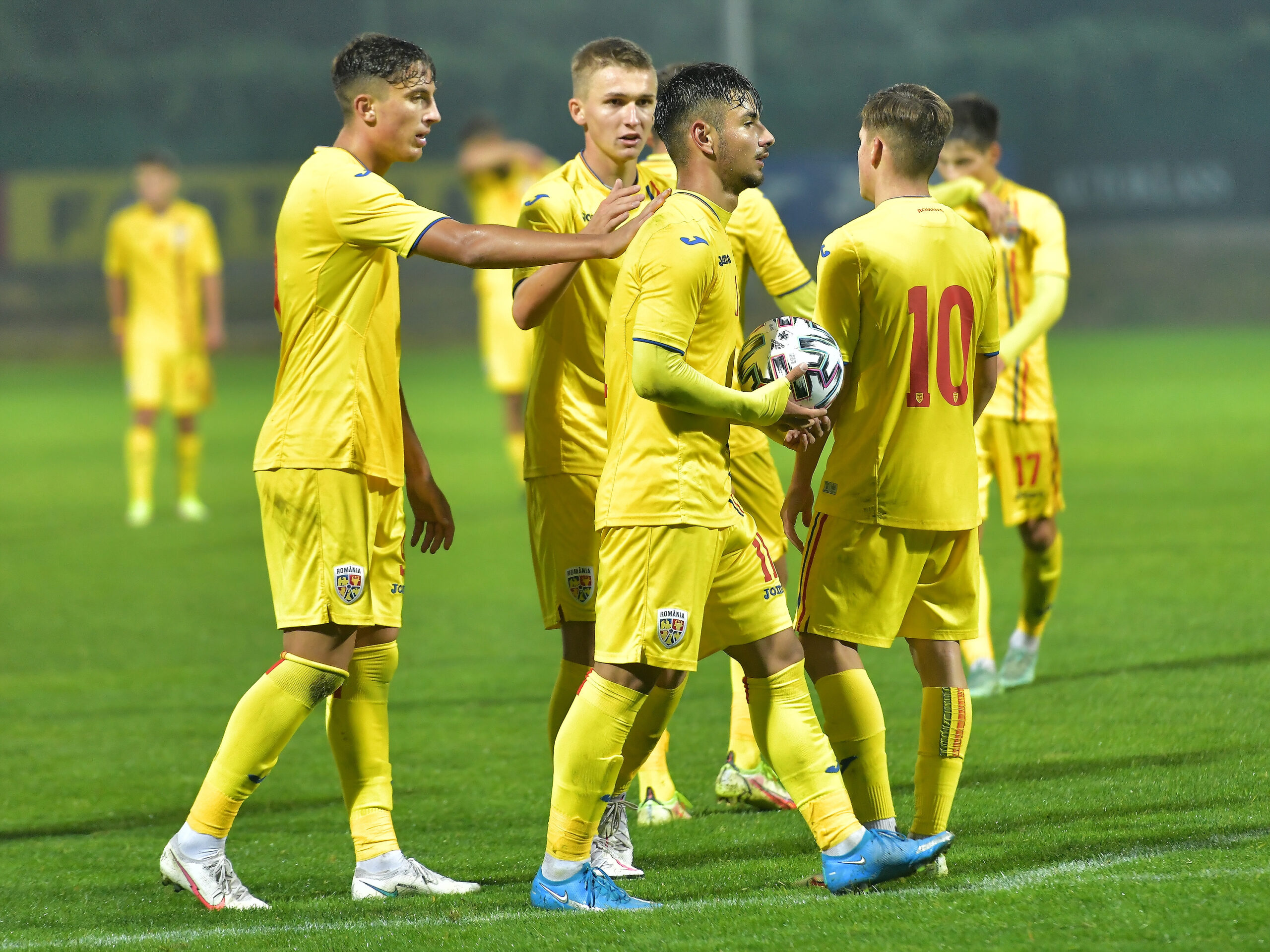 Zdenek Zeman a pus transferul unui atacant român în fruntea listei sale de achiziții Zdenek Zeman a pus transferul unui atacant român în fruntea listei sale de achiziții