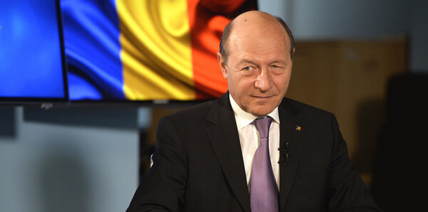 Fostul președinte Traian Băsescu a fost internat la Spitalul Militar Fostul președinte Traian Băsescu a fost internat la Spitalul Militar