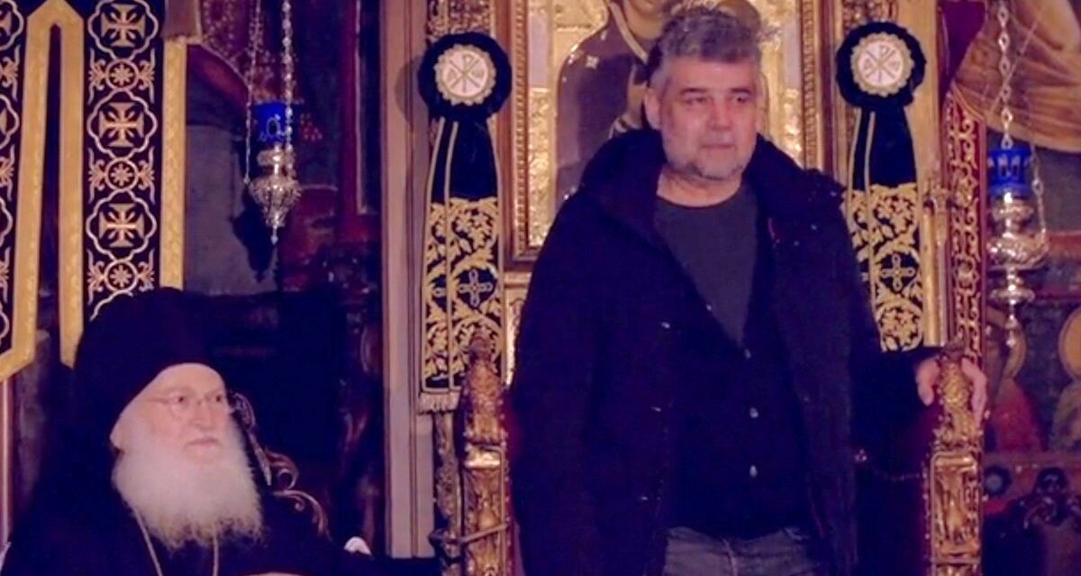 Marcel Ciolacu, la Muntele Athos de Bobotează și Sf Ion. Premierul, întâmpinat de Arhimandritul Efrem: „Nu este prima dată când veniți aici”
