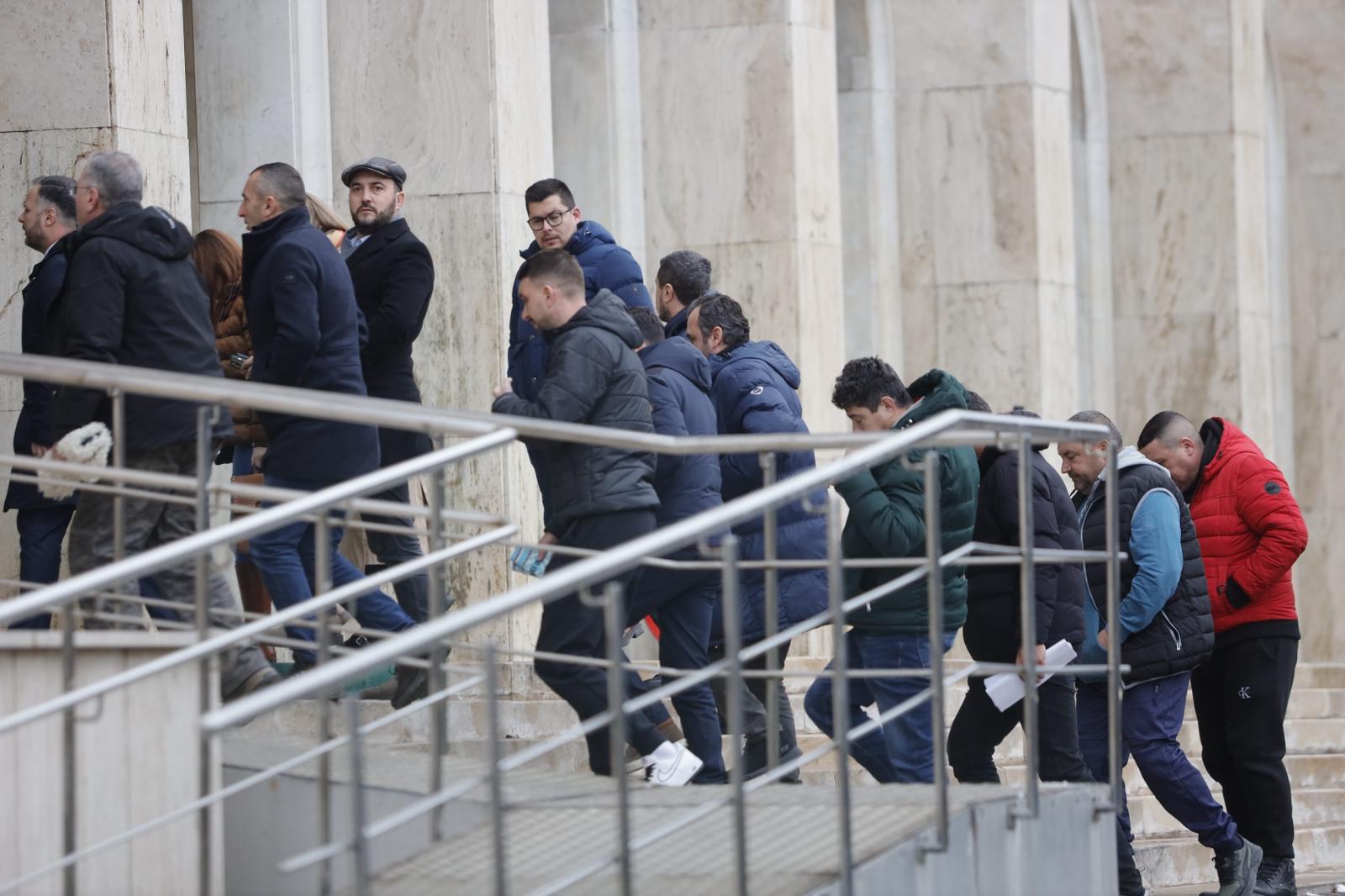 🚨 LIVE-UPDATE | VIDEO Vama Calafat, blocată. Consultări între reprezentanţii ministerelor, transportatori şi fermieri/Ce decizii s-au luat 🚨 LIVE-UPDATE | VIDEO Vama Calafat, blocată. Consultări între reprezentanţii ministerelor, transportatori şi fermieri/Ce decizii s-au luat