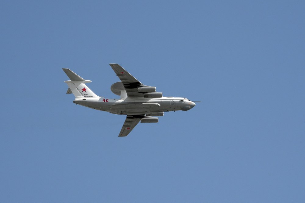 Ucraina afirmă că a doborât un avion rusesc de spionaj | VIDEO Ucraina afirmă că a doborât un avion rusesc de spionaj | VIDEO