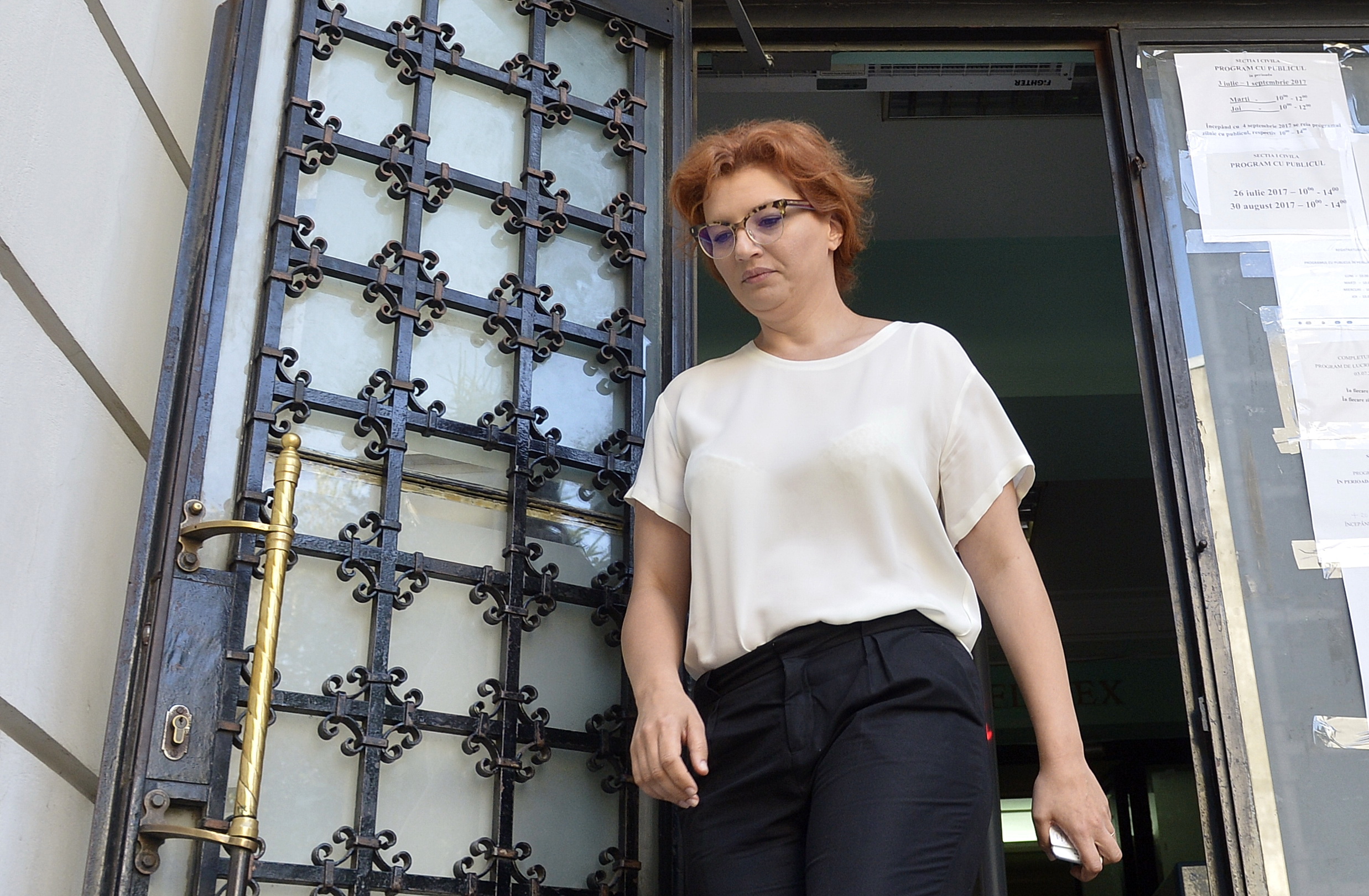 Probleme în familia Băsescu / Fiica cea mare a președintelui suferă de o boală gravă (surse) Probleme în familia Băsescu / Fiica cea mare a președintelui suferă de o boală gravă (surse)