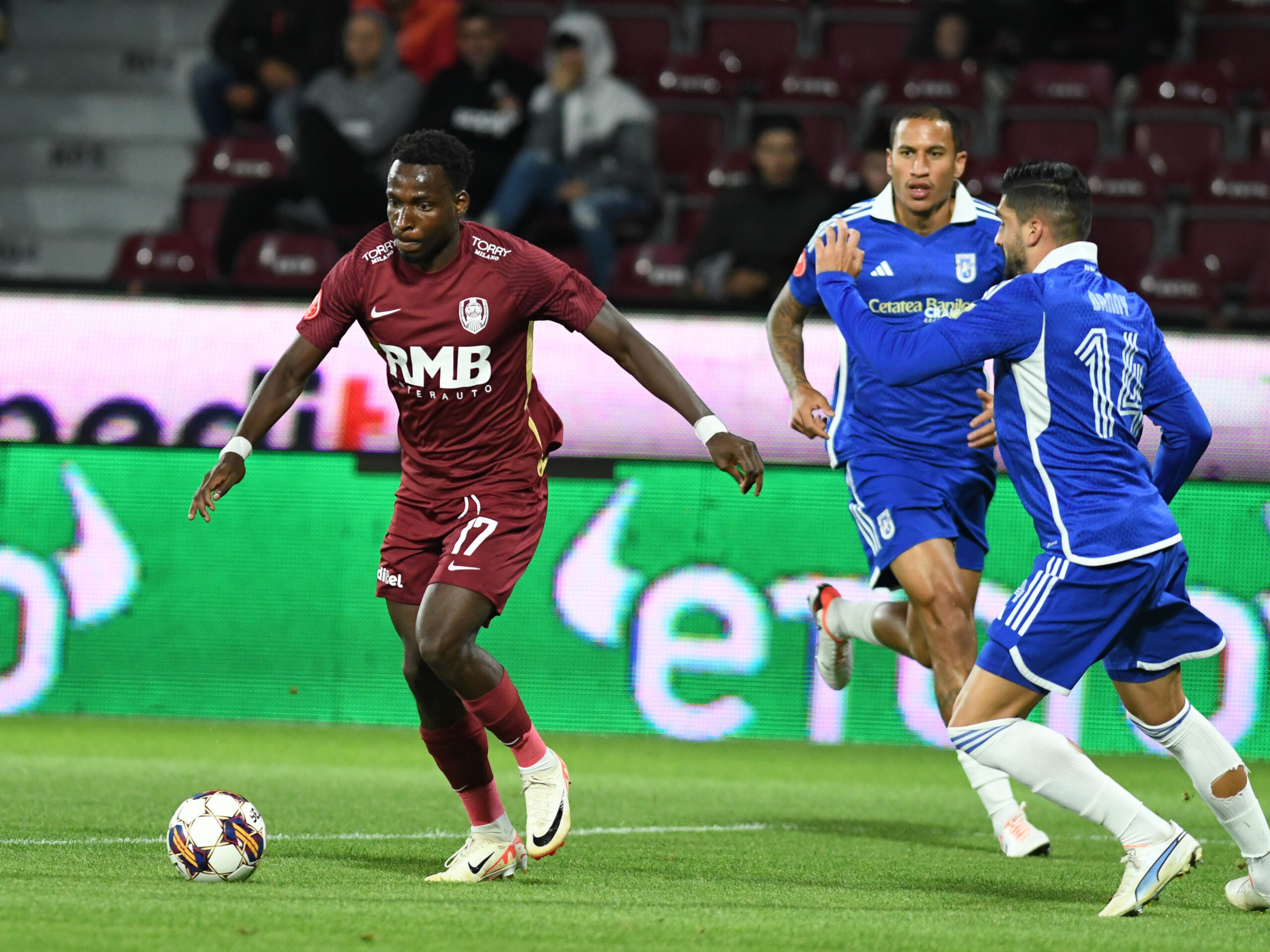FCU Craiova – CFR Cluj, Live Video Online, de la ora 21.30. Oltenii visează la play-off, Mutu nu renunță la titlu. Echipele probabile
