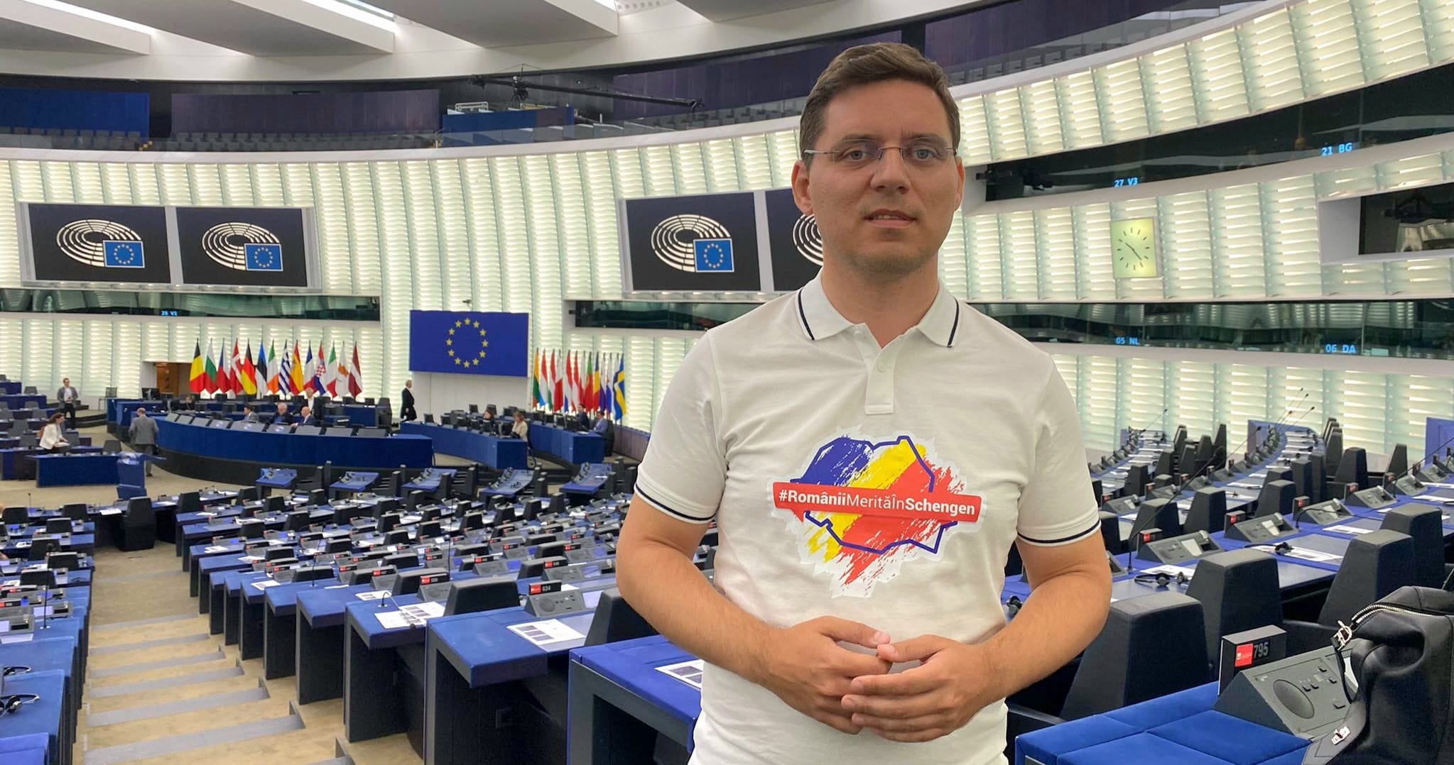 Eurodeputatul Victor Negrescu solicită în Parlamentul European ca în Constituție să se menționeze explicit că România este parte a UE și a NATO Eurodeputatul Victor Negrescu solicită în Parlamentul European ca în Constituție să se menționeze explicit că România este parte a UE și a NATO