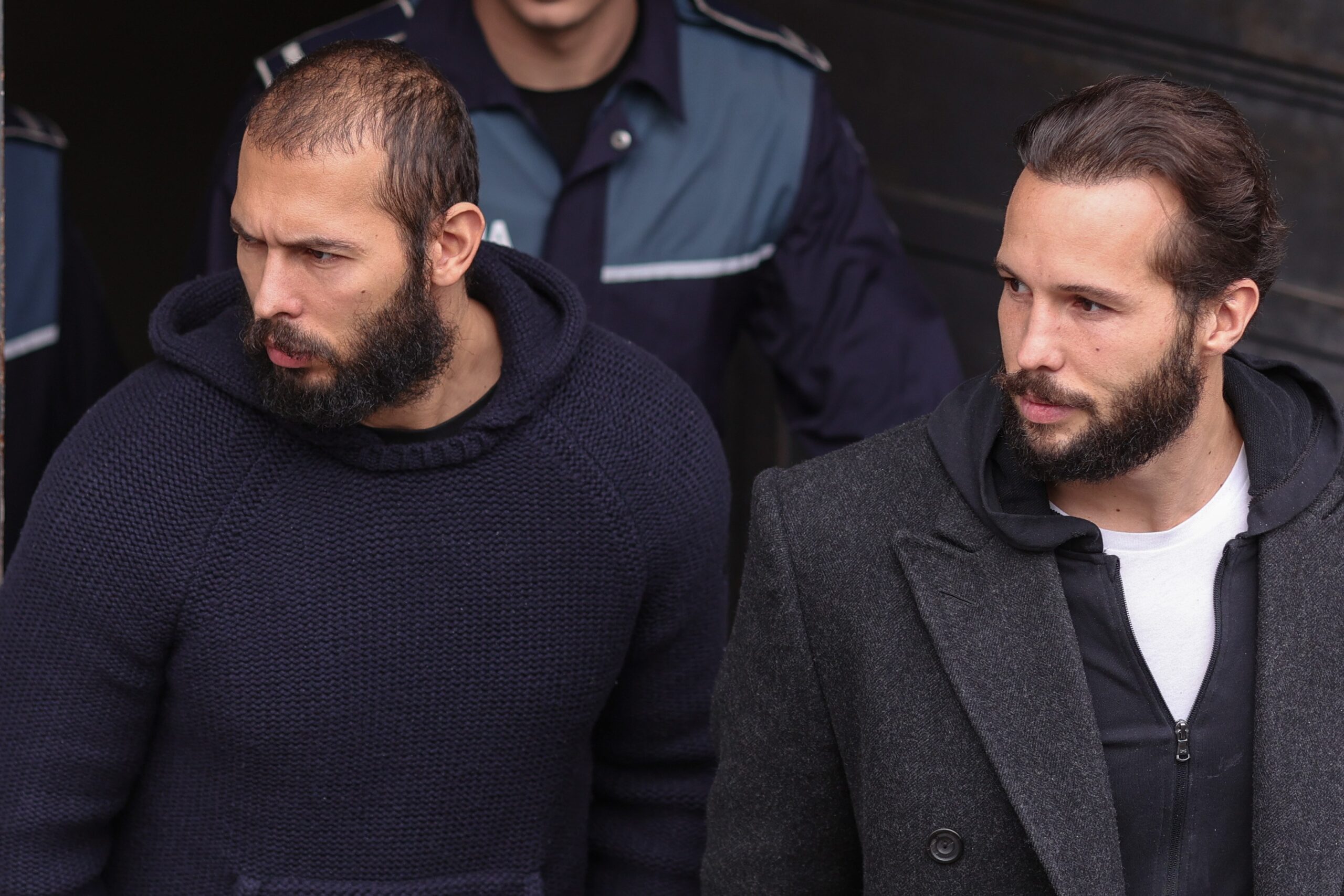 Presa din Marea Britanie, despre reținerea fraților Tate. ”Sunt acuzații de agresiune sexuală din perioada 2012-2015”