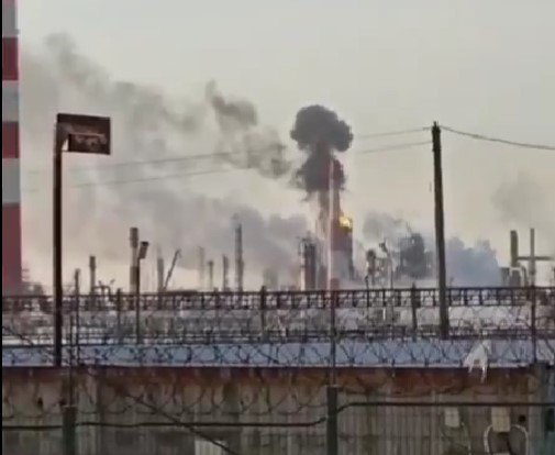 Bloomberg. Atacurile cu drone din Rusia pun în dificultate capacitatea de rafinare a petrolului