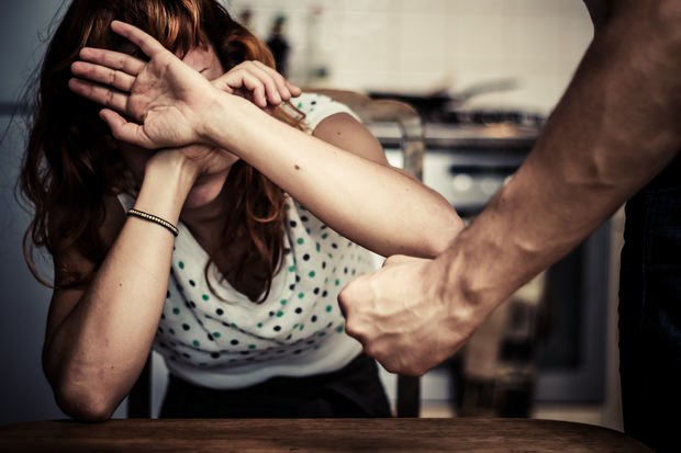 Parlamentul European dă undă verde primei legi împotriva violenței asupra femeilor Parlamentul European dă undă verde primei legi împotriva violenței asupra femeilor