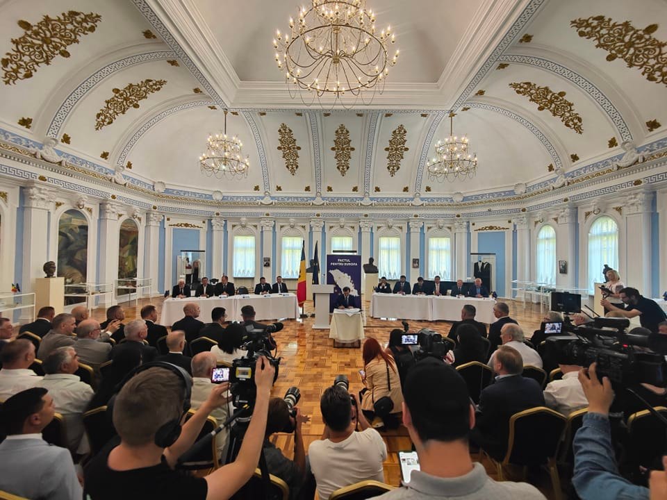 13 partide din Republica Moldova au semnat Pactul pentru Europa după modelul Pactului de la Snagov 13 partide din Republica Moldova au semnat Pactul pentru Europa după modelul Pactului de la Snagov