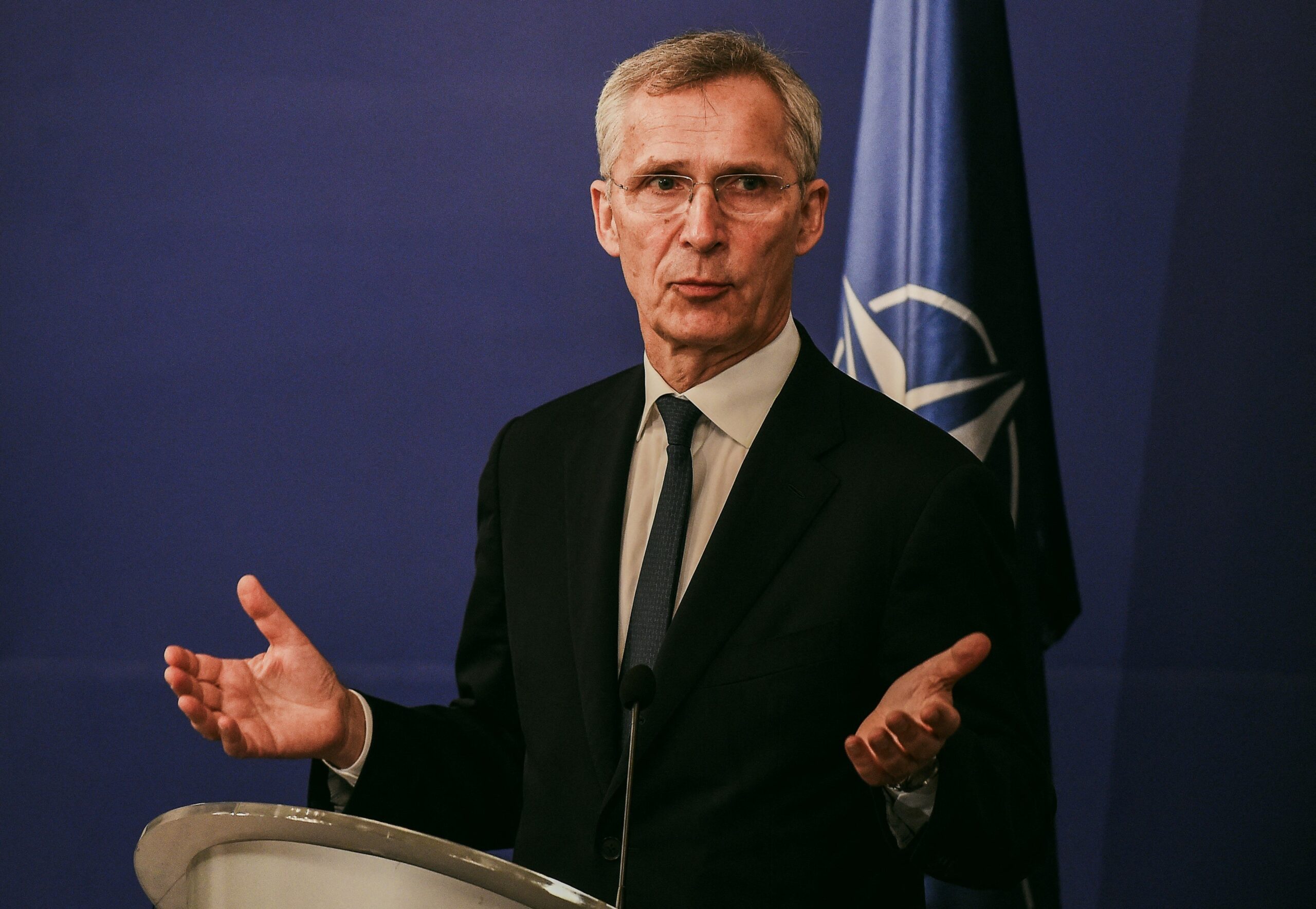 Stoltenberg: Ucraina are mâinile legate dacă nu poate ataca Rusia cu armele aliaţilor