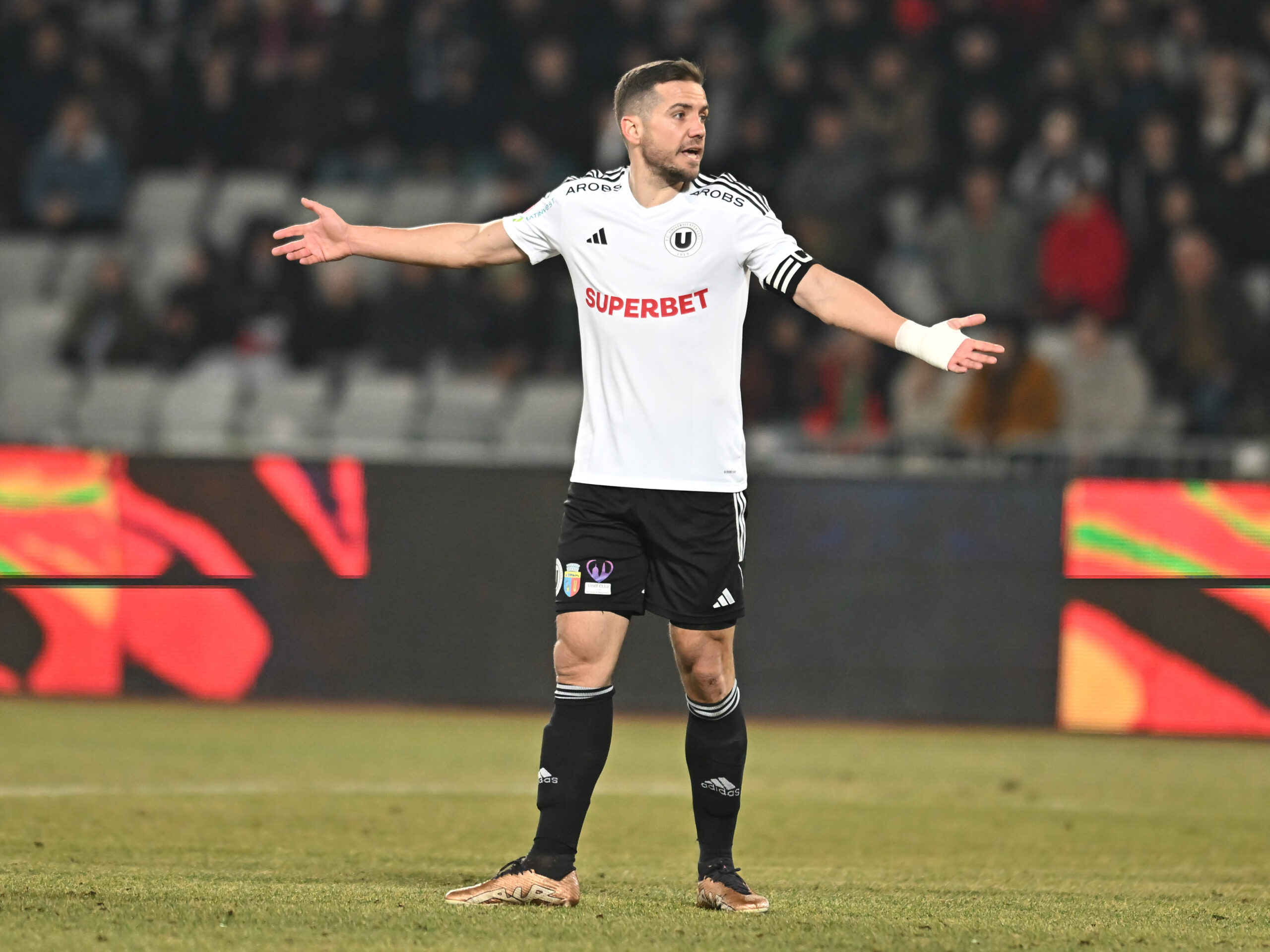 Alex Chipciu și-a făcut praf colegii cu experiență, după Universitatea Craiova Alex Chipciu și-a făcut praf colegii cu experiență, după Universitatea Craiova