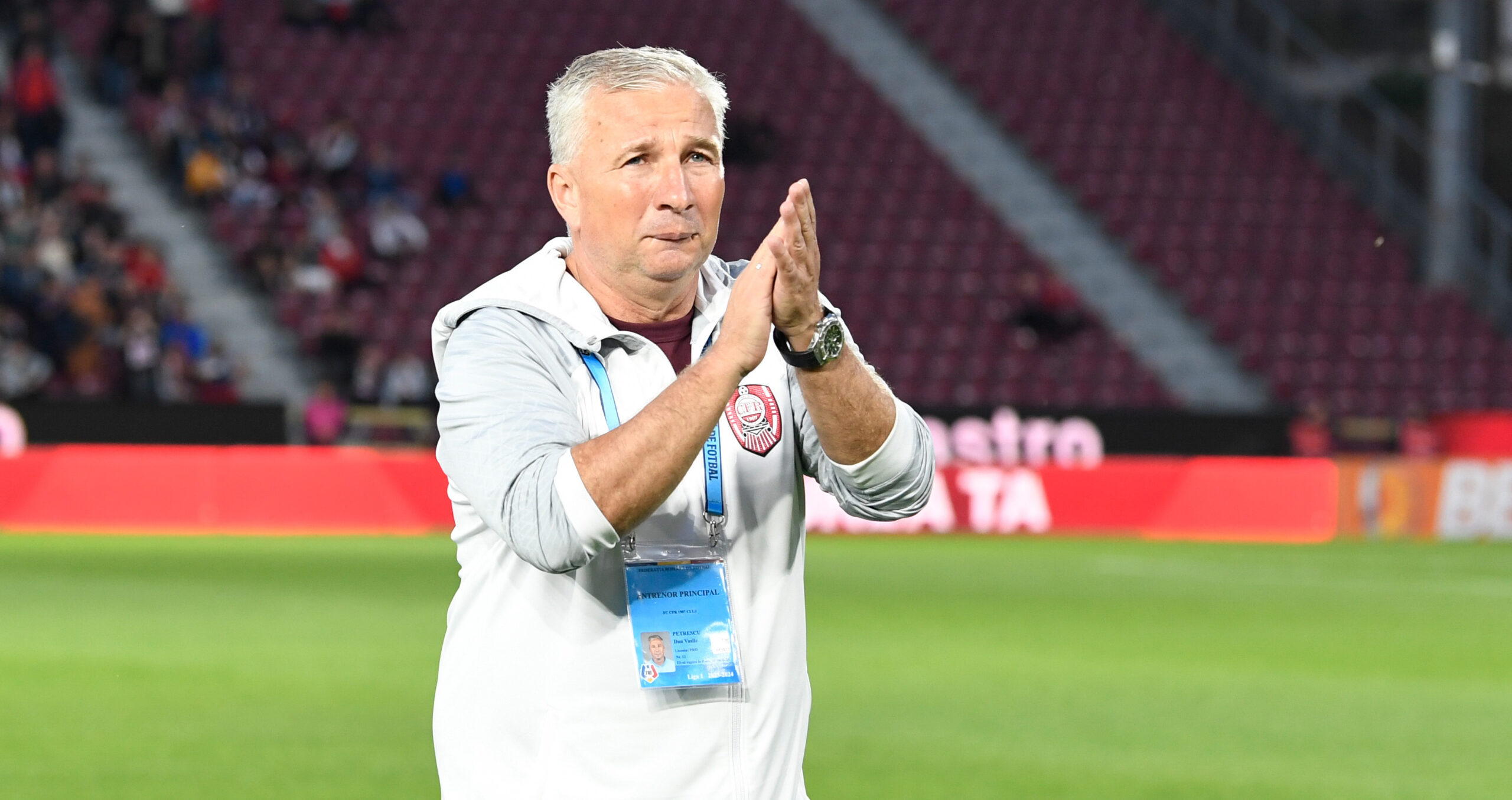Dan Petrescu anunță transferuri bombă la CFR Cluj, dar şi plecări importante, după victoria cu Farul Constanța! „Toți sunt de vânzare” Dan Petrescu anunță transferuri bombă la CFR Cluj, dar şi plecări importante, după victoria cu Farul Constanța! „Toți sunt de vânzare”