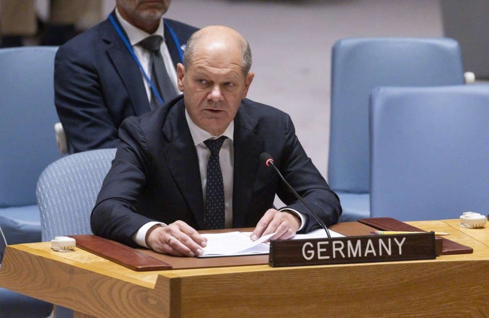 Timpul se scurge pentru Olaf Scholz. În timp ce toți ochii sunt ațintiți asupra Franței, și germanii ar putea avea parte de anticipate Timpul se scurge pentru Olaf Scholz. În timp ce toți ochii sunt ațintiți asupra Franței, și germanii ar putea avea parte de anticipate
