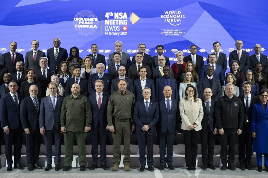 Un lider elvețian de dreapta consideră summitul din Ucraina o „rușine” Un lider elvețian de dreapta consideră summitul din Ucraina o „rușine”