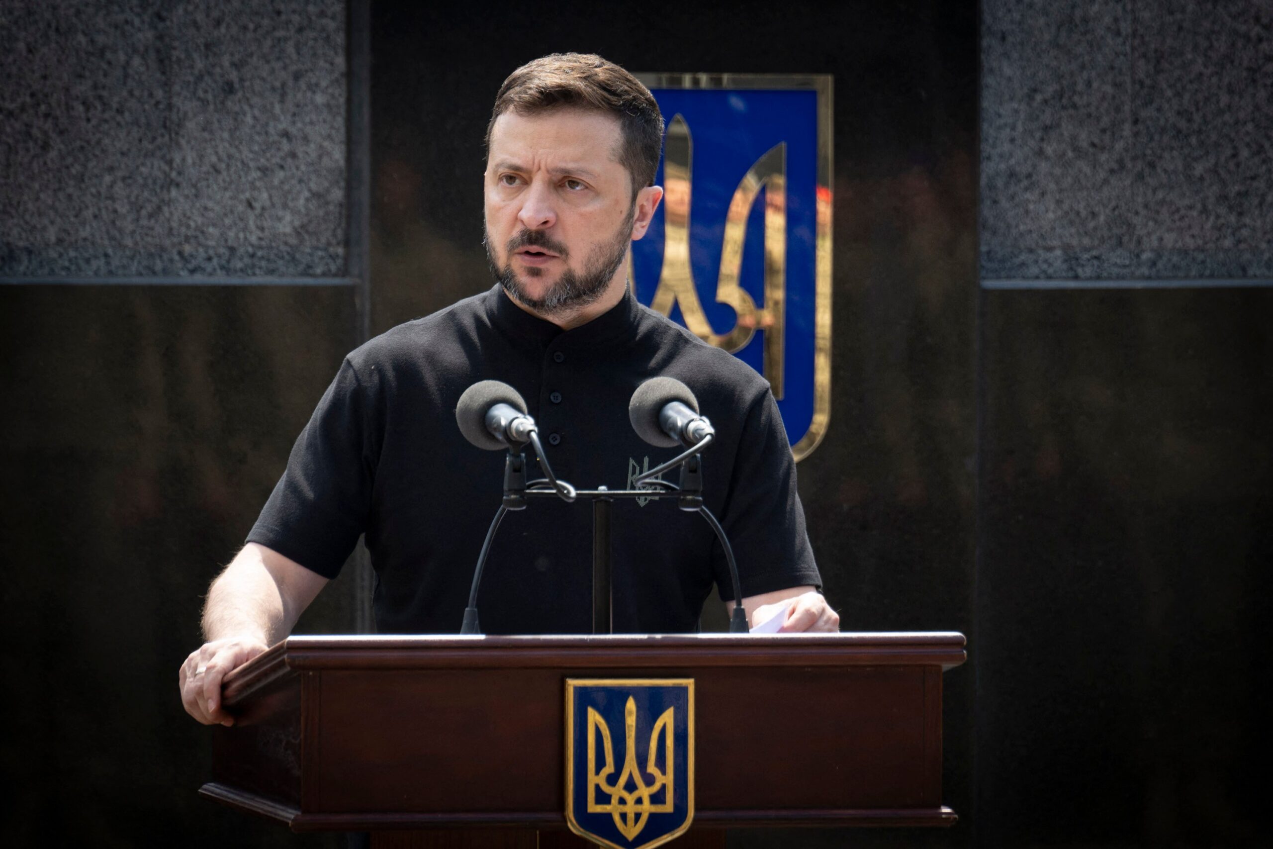 Zelenski, vizită în regiunea Donețk, alături de noul comandant al forțelor comune: „Soluțiile nu se văd de la Kiev” VIDEO