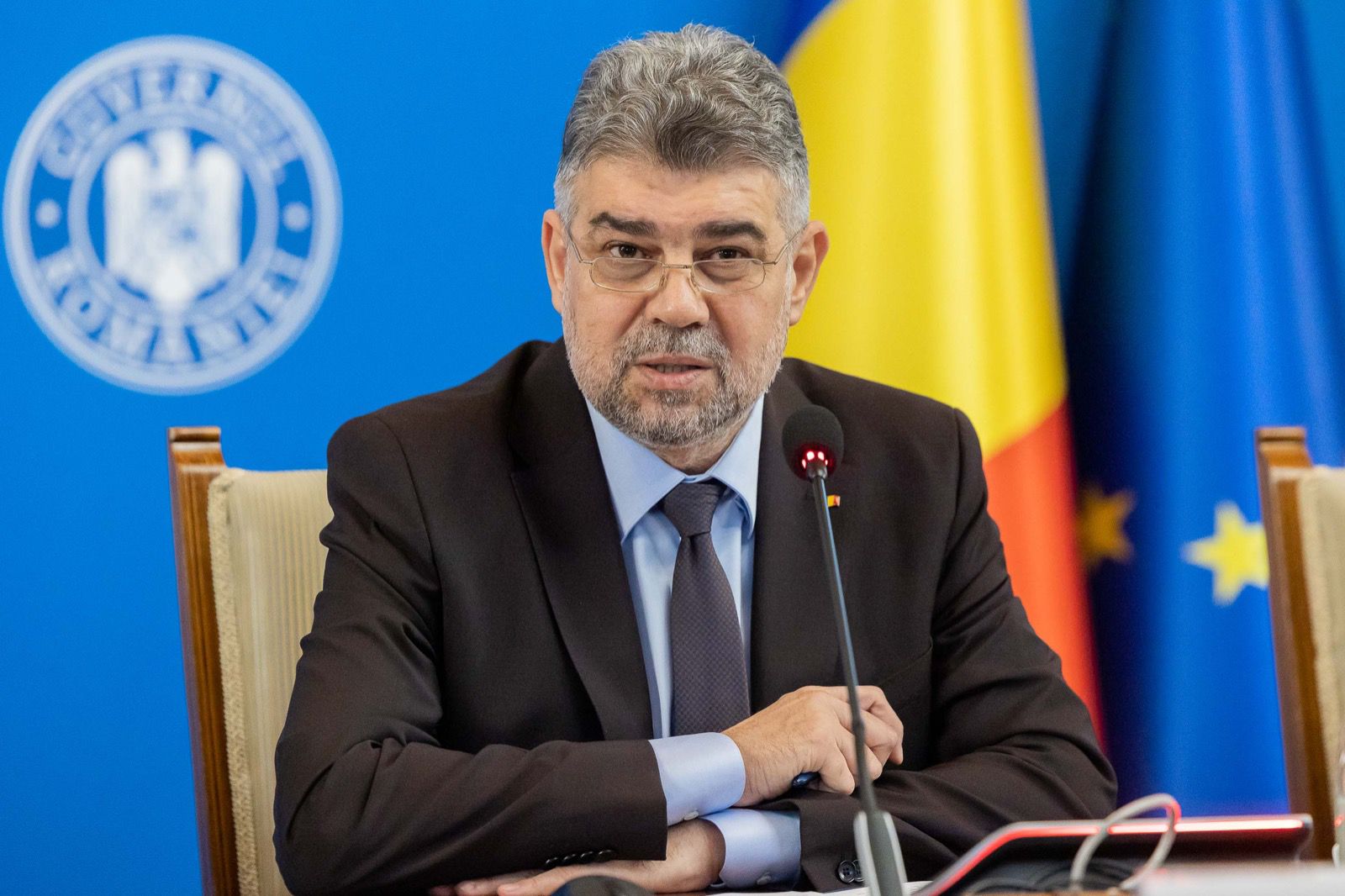 ÎNVĂȚĂTORII reprezintă, alături de părinţi, modele la care ne gândim şi ne raportăm toată viaţa ÎNVĂȚĂTORII reprezintă, alături de părinţi, modele la care ne gândim şi ne raportăm toată viaţa
