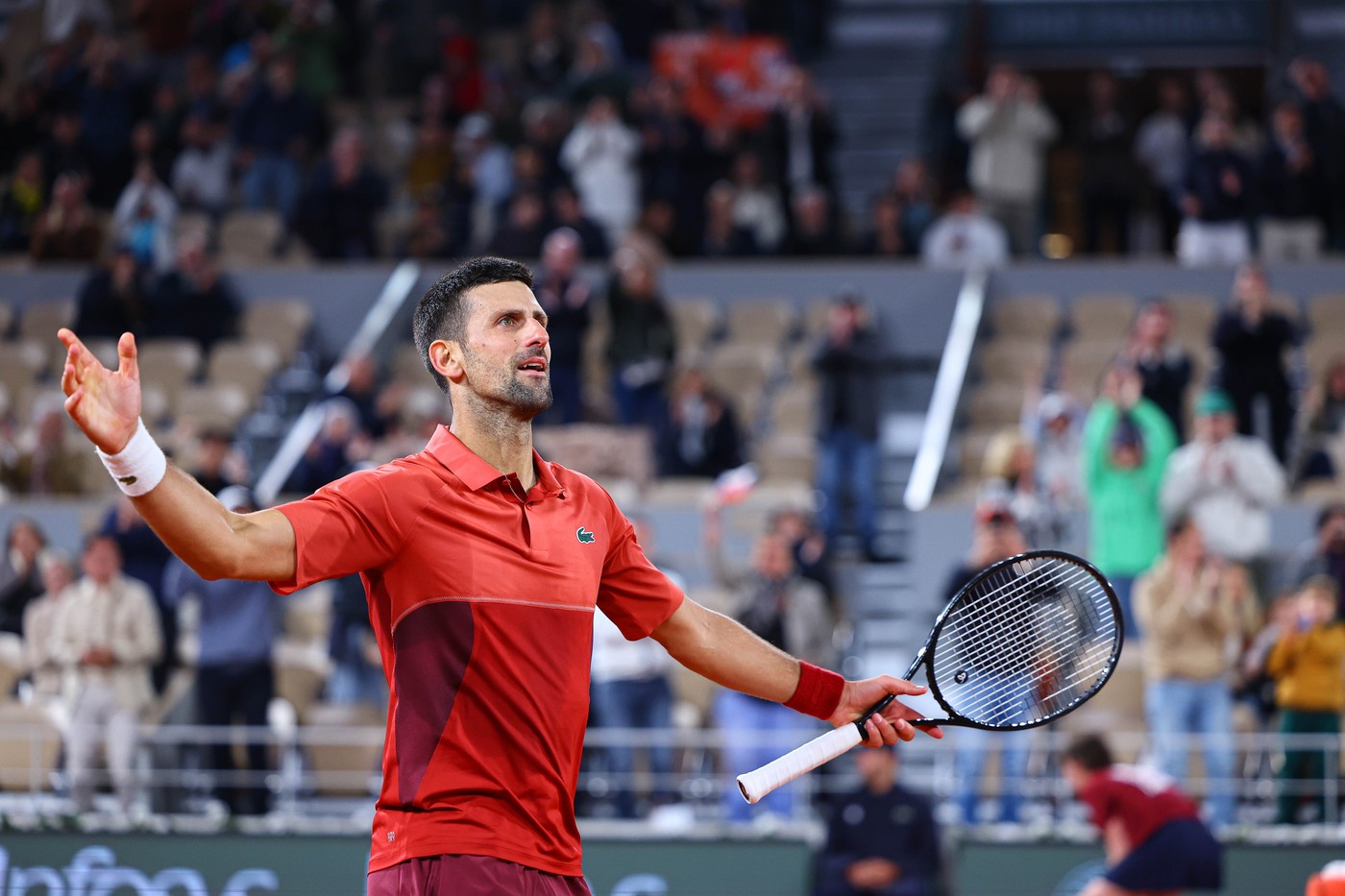 s-a calificat după un meci de 4 ore şi 32 de minute în optimile de finală Roland Garros