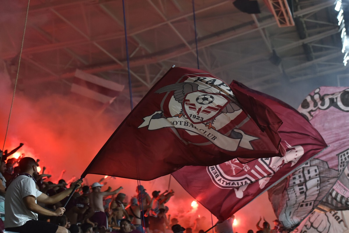 Rapid, la un pas să piardă meciul cu CFR Cluj la masa verde cu 0-3! Bannerul de la care a plecat scandalul îl viza pe Mario Iorgulescu, fiul președintelui LPF Rapid, la un pas să piardă meciul cu CFR Cluj la masa verde cu 0-3! Bannerul de la care a plecat scandalul îl viza pe Mario Iorgulescu, fiul președintelui LPF