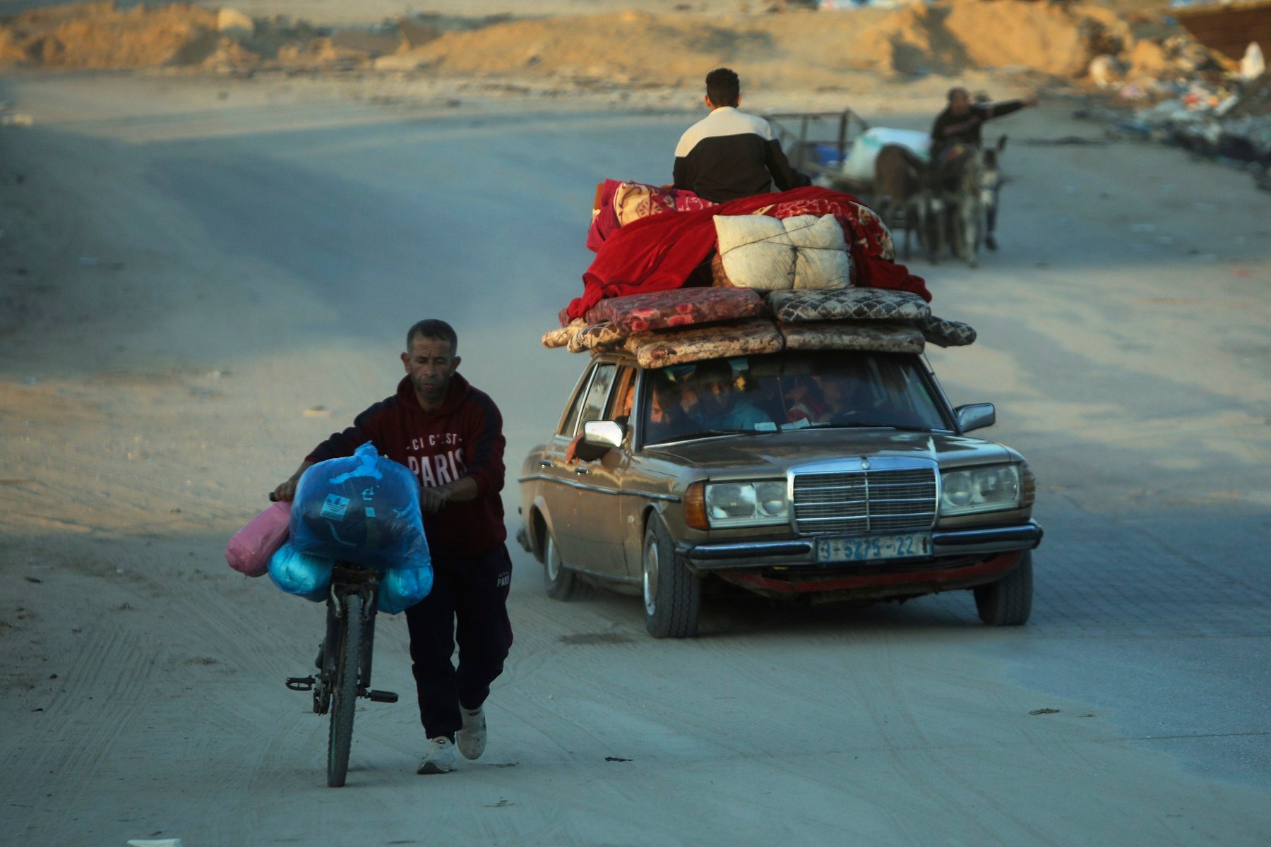 Israel a emis un ordin masiv de evacuare în Gaza. Zeci de mii de palestinieni, forțați să plece VIDEO Israel a emis un ordin masiv de evacuare în Gaza. Zeci de mii de palestinieni, forțați să plece VIDEO