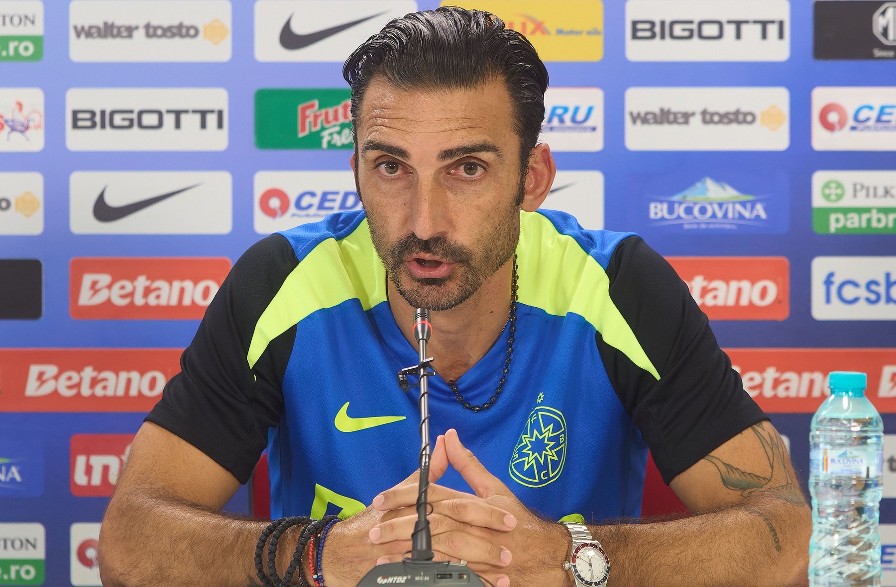Reacția lui Elias Charalambous, după ce doi titulari s-au rupt în meciul FCSB Reacția lui Elias Charalambous, după ce doi titulari s-au rupt în meciul FCSB