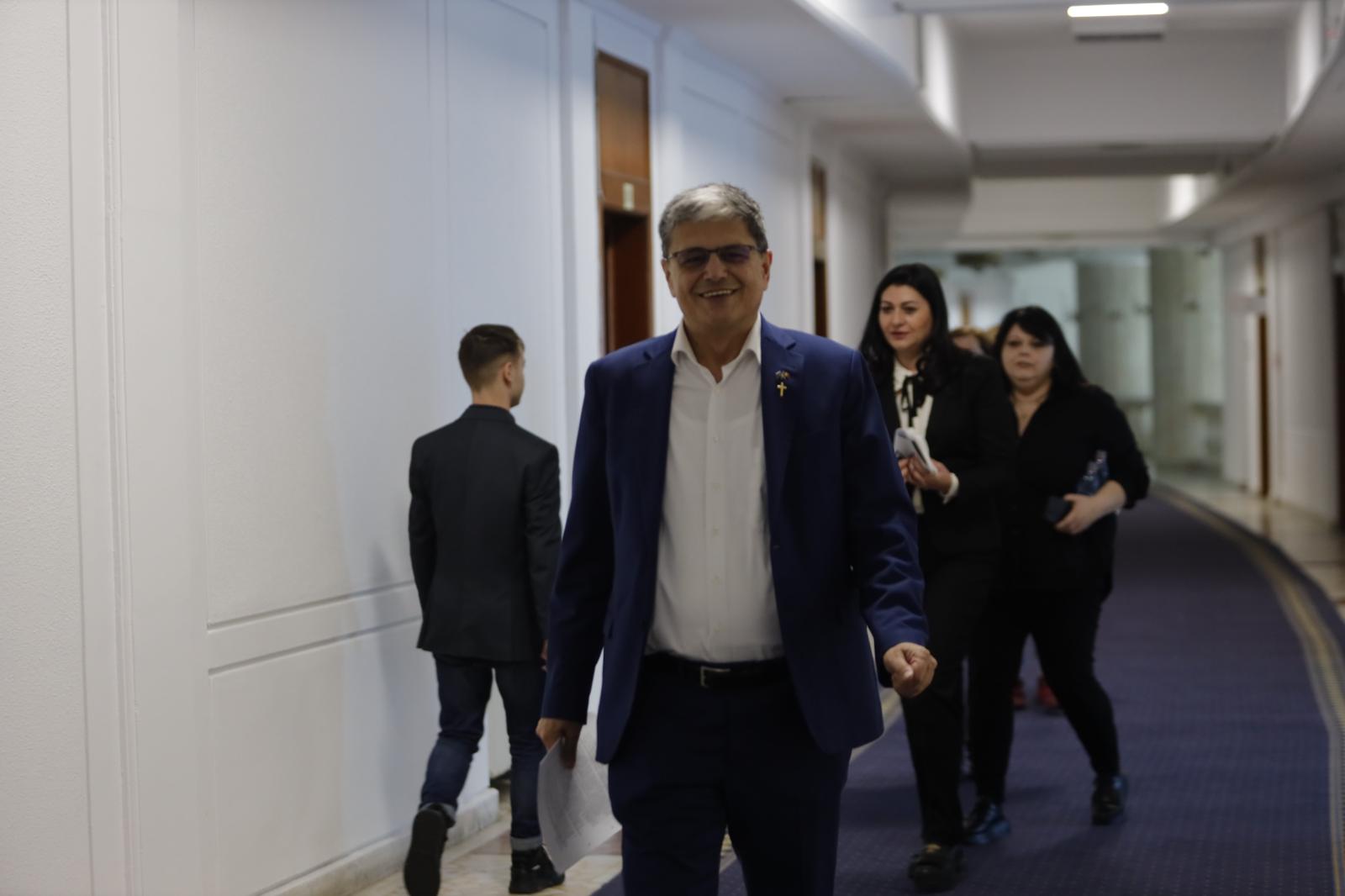Marcel Boloș, chemat în biroul lui Nicolae Ciucă să dea EXPLICAȚII. Ce a spus ministrul la ieșire Marcel Boloș, chemat în biroul lui Nicolae Ciucă să dea EXPLICAȚII. Ce a spus ministrul la ieșire