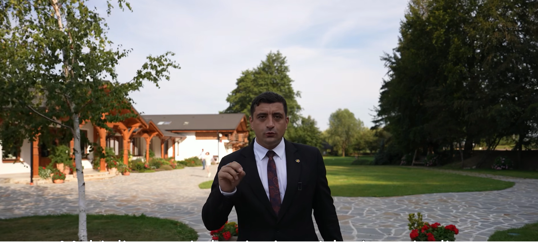 George Simion, candidat la prezidențiale, ne prezintă cum se construiește o casă de 60 mp în 12 zile