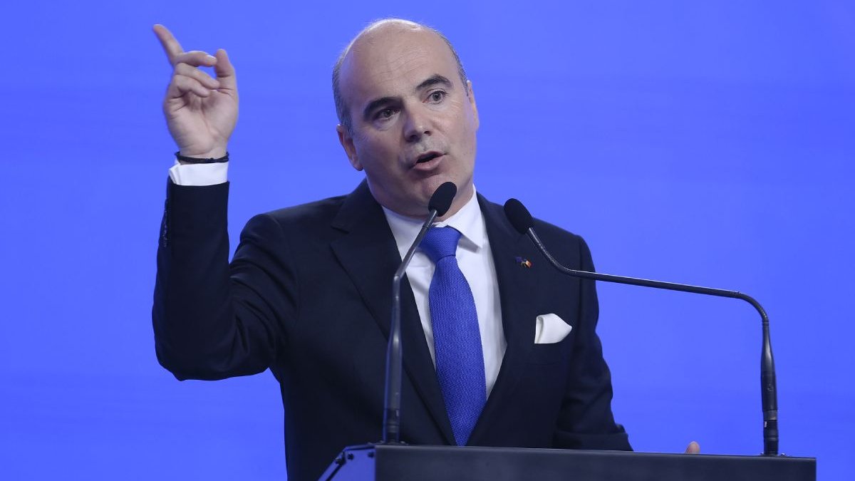 Rareş Bogdan, despre terenurile de golf amenajate la reședințele președintelui:”Curtea mea e mai mare. Au tăiat iarba şi au făcut trei găuri”