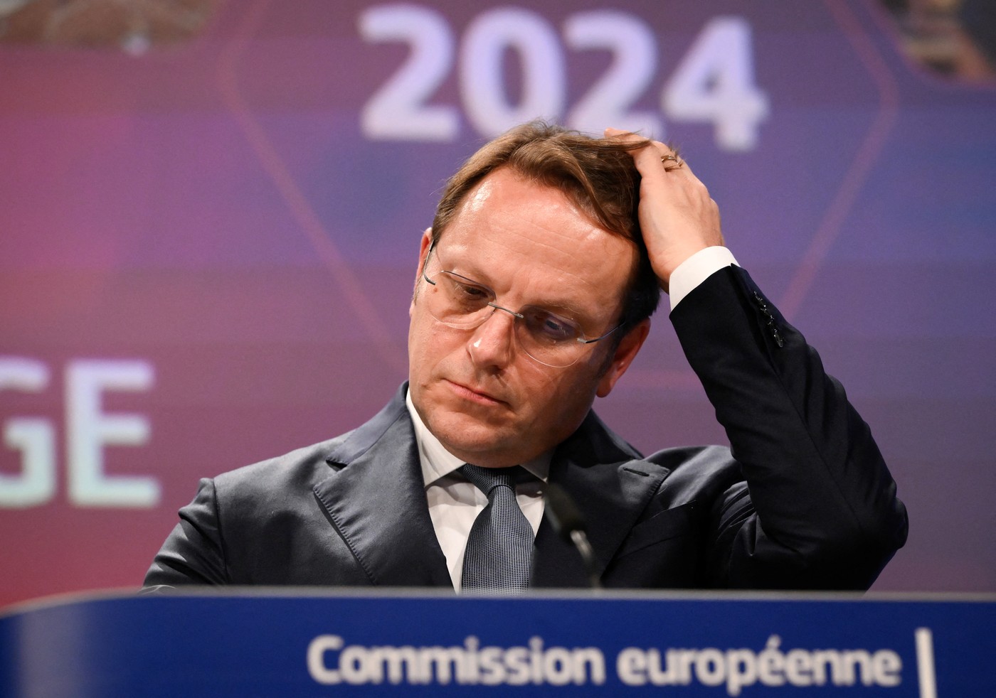 Comisarul european desemnat de UNGARIA nu a trecut testul audierilor în PE. Olivér Várhelyi va fi supus unei noi verificări Comisarul european desemnat de UNGARIA nu a trecut testul audierilor în PE. Olivér Várhelyi va fi supus unei noi verificări
