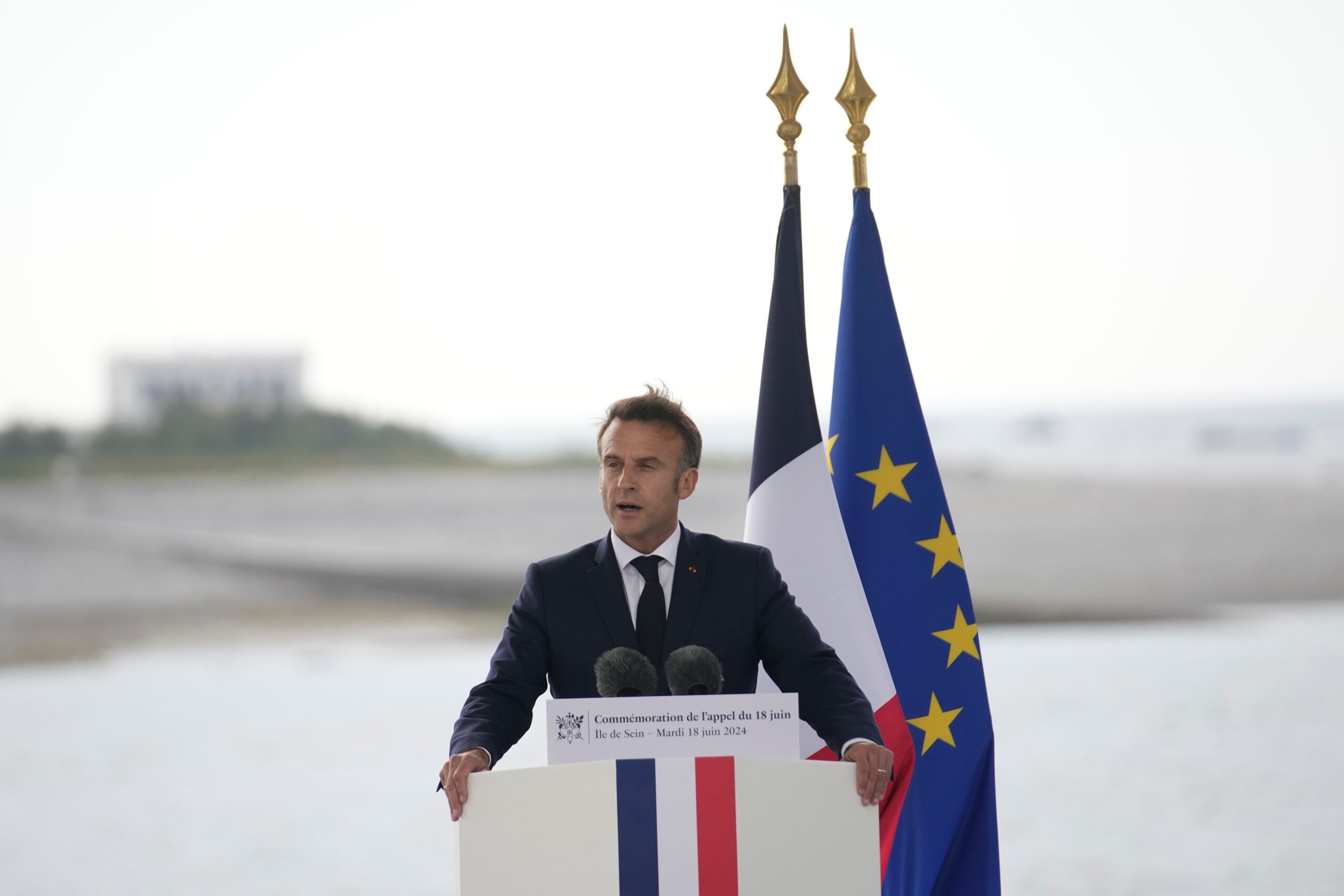 „Ingerințe și manipulări electorale atribuite în mod clar Rusiei”. Macron a vorbit despre alegerile din România