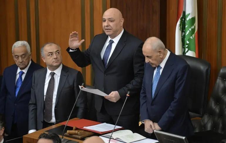 Președintele Libanului a comandat armatei să riposteze la incursiunile israeliene după un raid la frontieră. Hezbollah salută ordinul