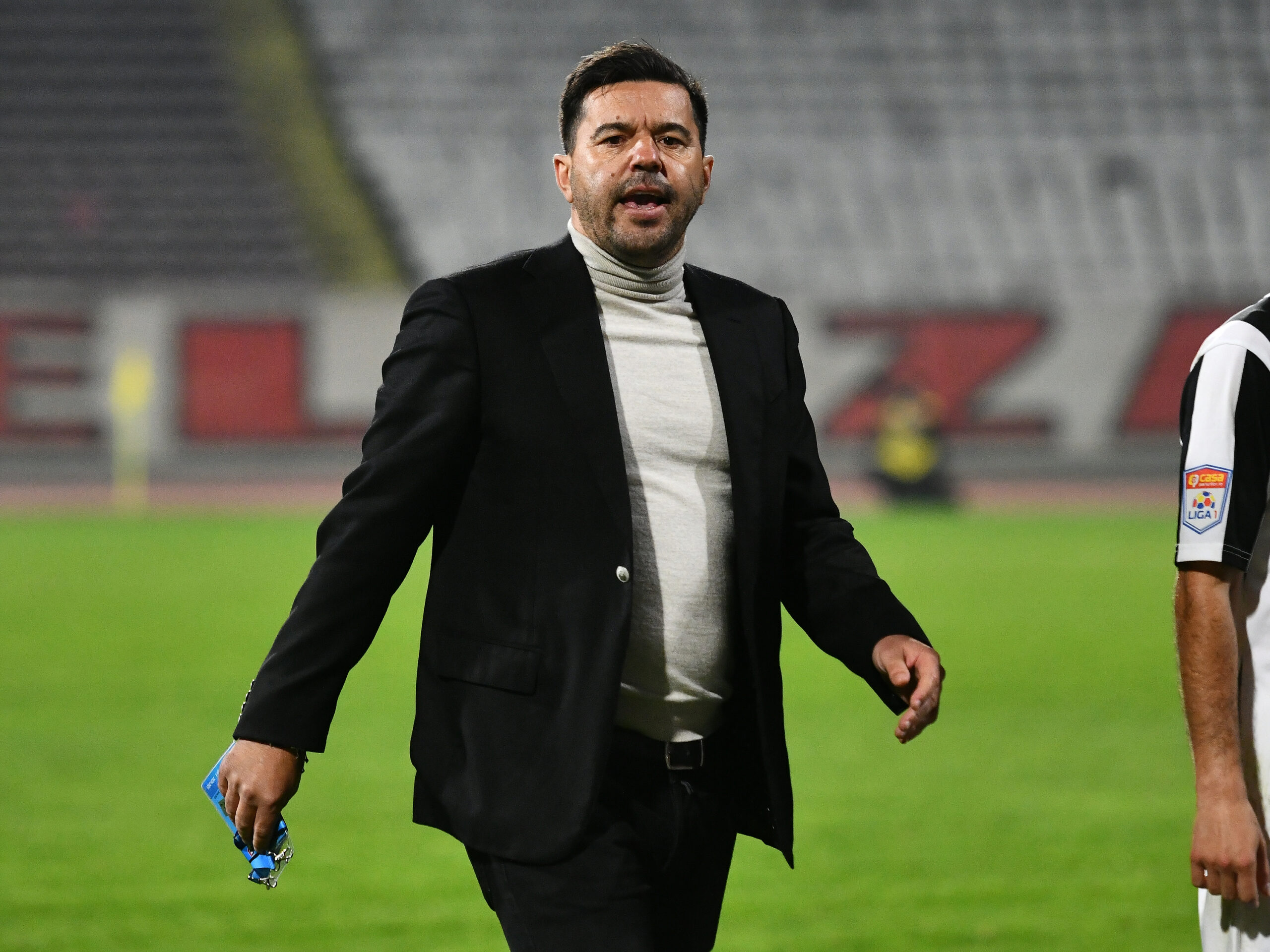 Cosmin Contra a luat decizia, după ce a plecat şi arabii i-au impus tăcerea