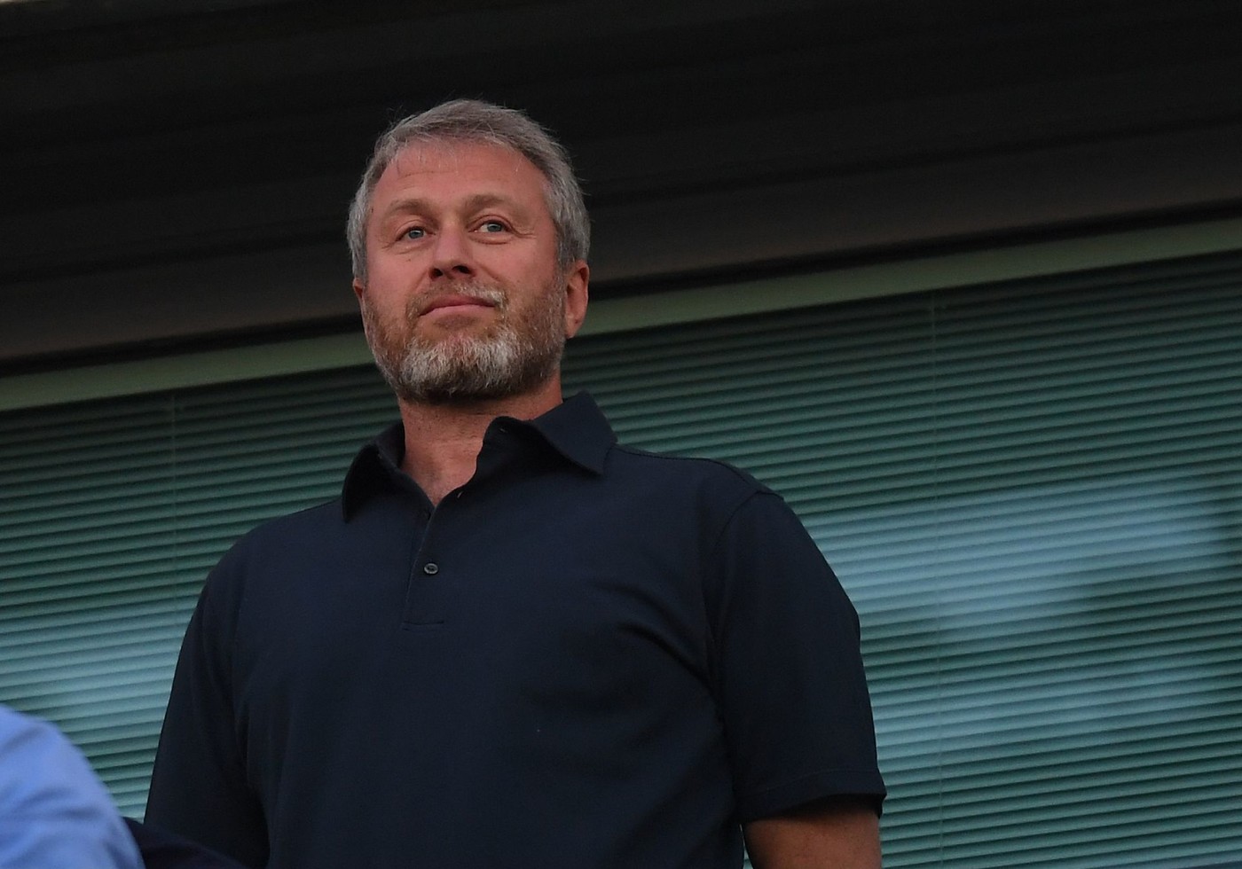 Oligarhul Roman Abramovich e acuzat că are datorii de 1.200.000.000 de euro către statul britanic. Prin ce paradis fiscal şi-a trecut afacerile rusul favorit al lui Vladimir Putin