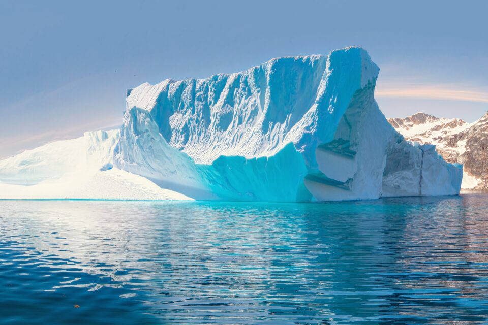 Cel mai mare iceberg s-a desprins și amenință teritoriul UK Cel mai mare iceberg s-a desprins și amenință teritoriul UK