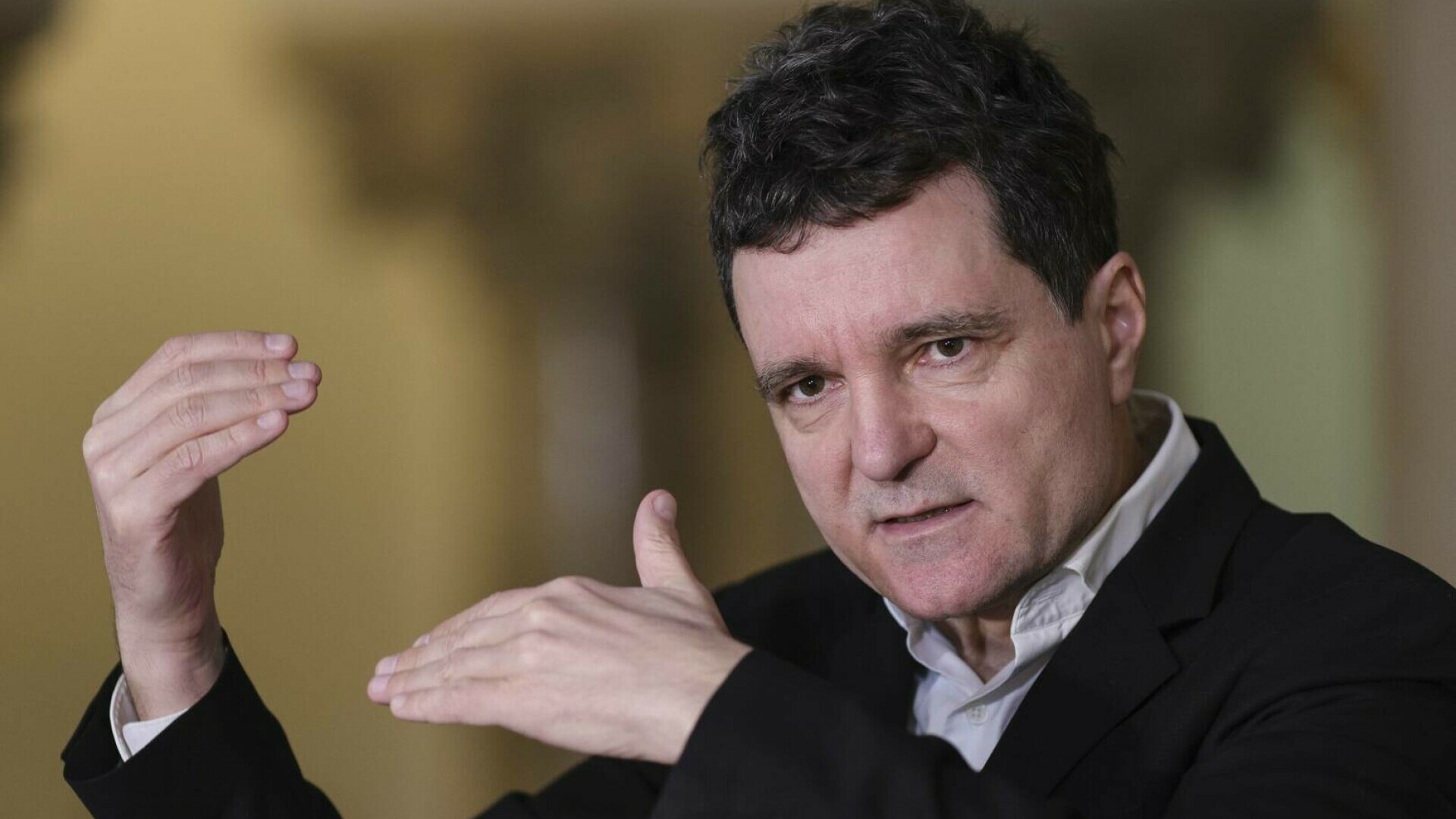 România tăcută: Ce ne spune absenteismul despre nevoia de lideri autentici România tăcută: Ce ne spune absenteismul despre nevoia de lideri autentici