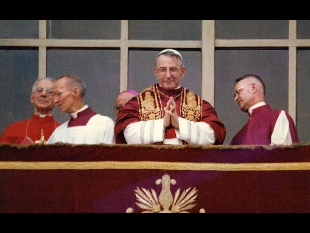 Anul celor trei papi. Doi suverani pontifi au fost înmormântați la câteva săptămâni distanță, în 1978. Suspiciunile de asasinat încă bântuie Vaticanul Anul celor trei papi. Doi suverani pontifi au fost înmormântați la câteva săptămâni distanță, în 1978. Suspiciunile de asasinat încă bântuie Vaticanul
