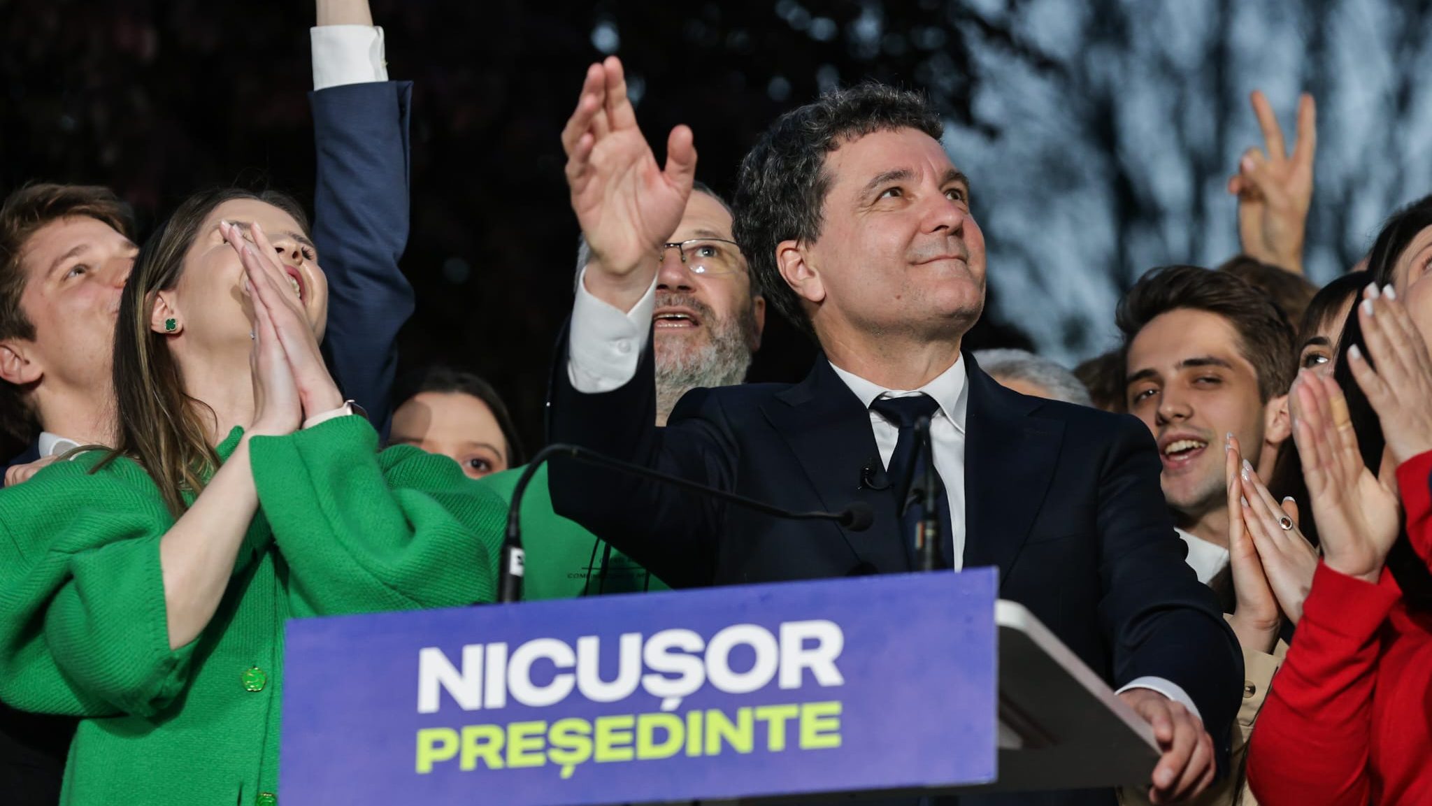 Riscul politic viitor scade după ce Nicușor Dan a câștigat alegerile prezidențiale din România, spune JPMorgan. Ce spune banca americană despre cursul euro