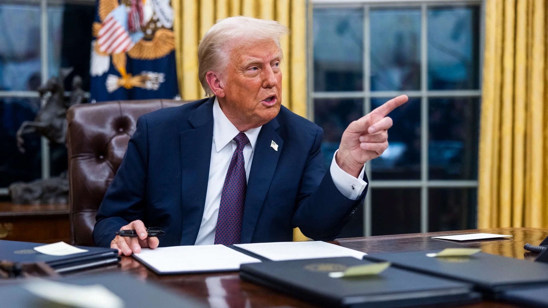 Trump, huiduit de manifestanți într-un restaurant din Washington. „Un Hitler al epocii noastre”