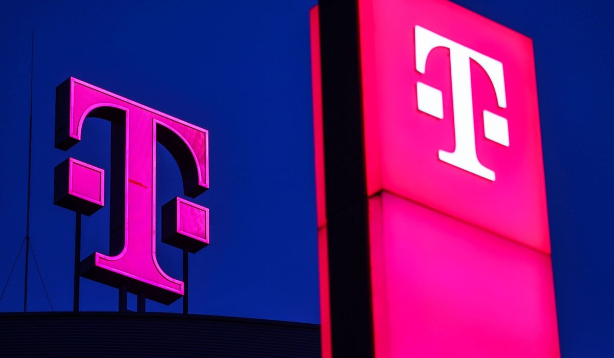 Vodafone și Digi au cumpărat Telekom România Mobile pentru 70 de milioane de euro. Ce se întâmplă cu clienții